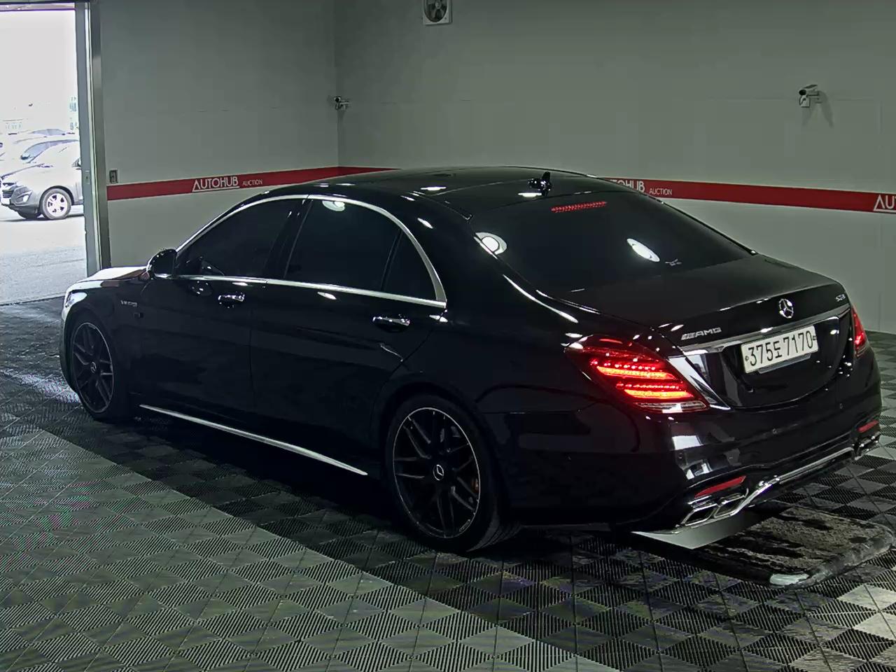 Mercedes-Benz AMG - 5
