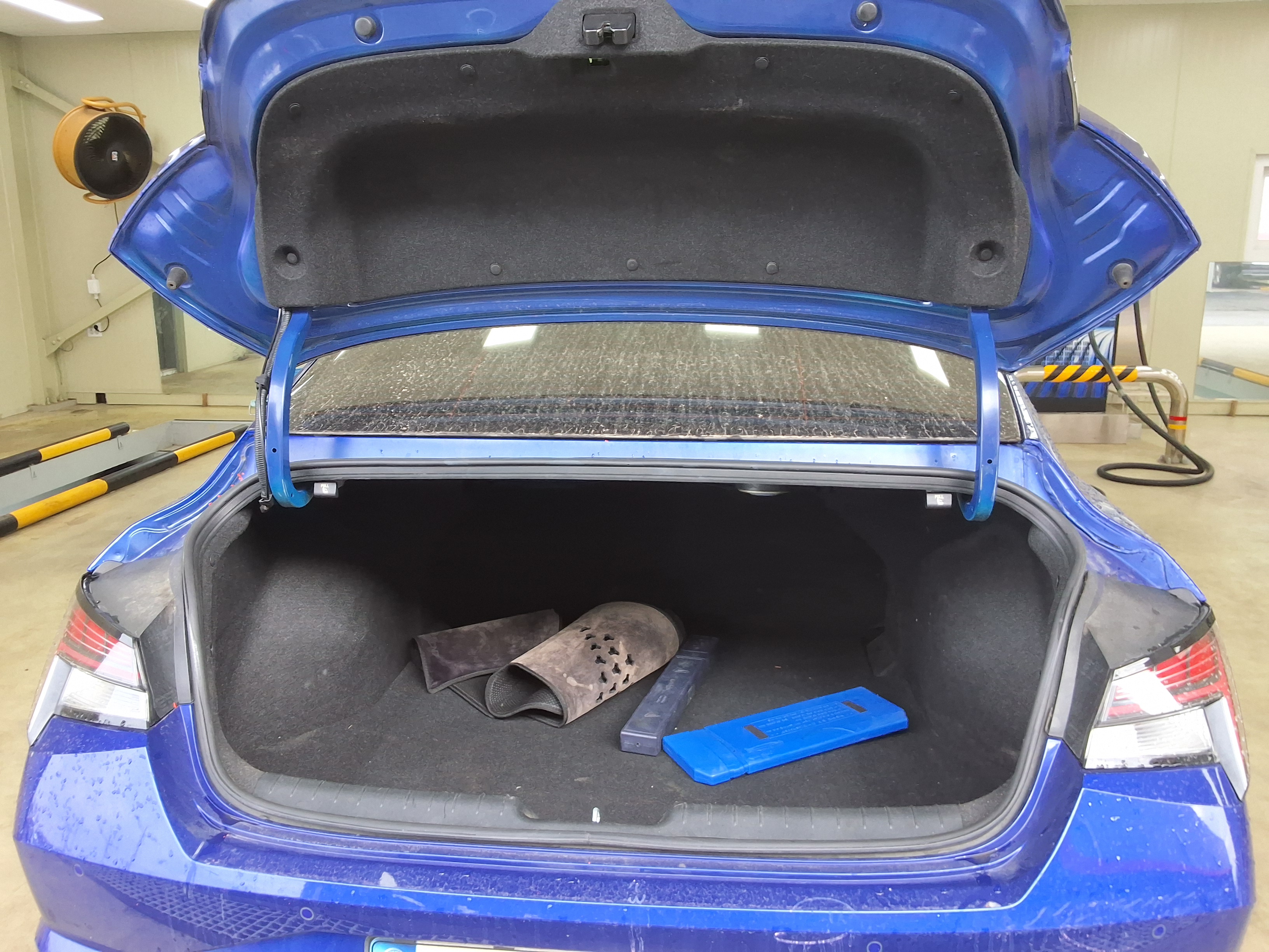 Hyundai Elantra - 14