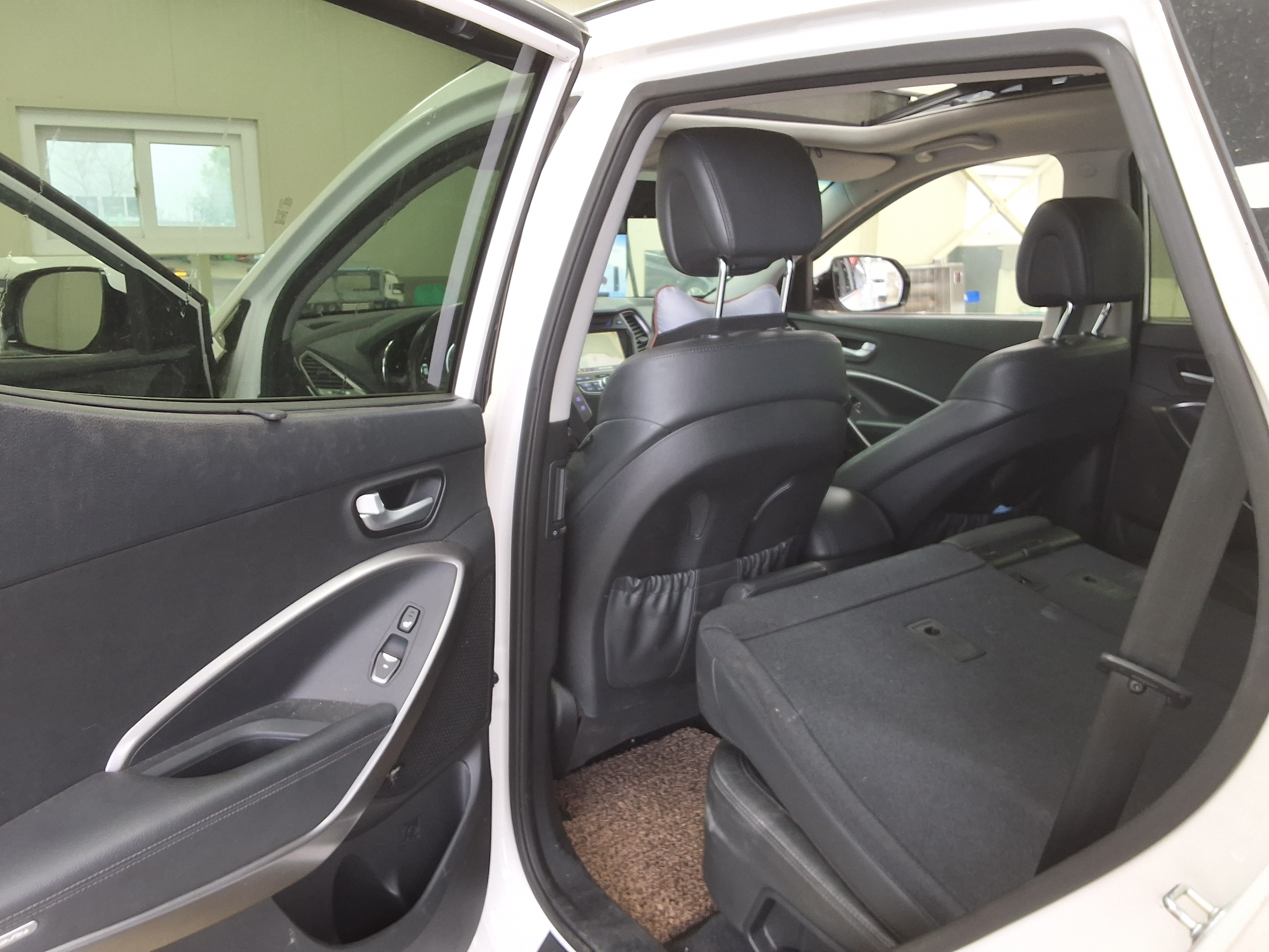 Hyundai Santa Fe 2015 - Image 11