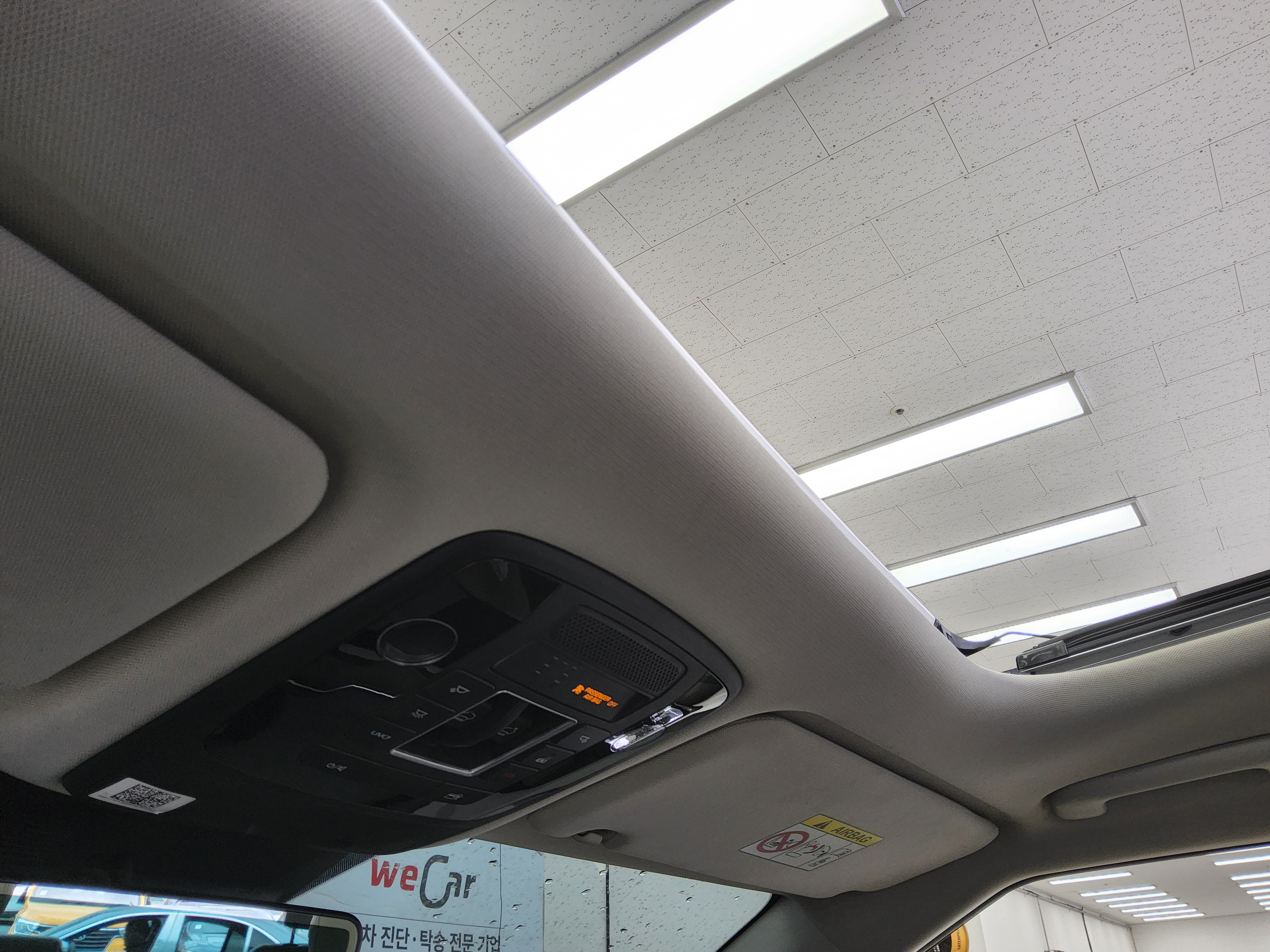 Kia SEDONA 2021 - Image 17