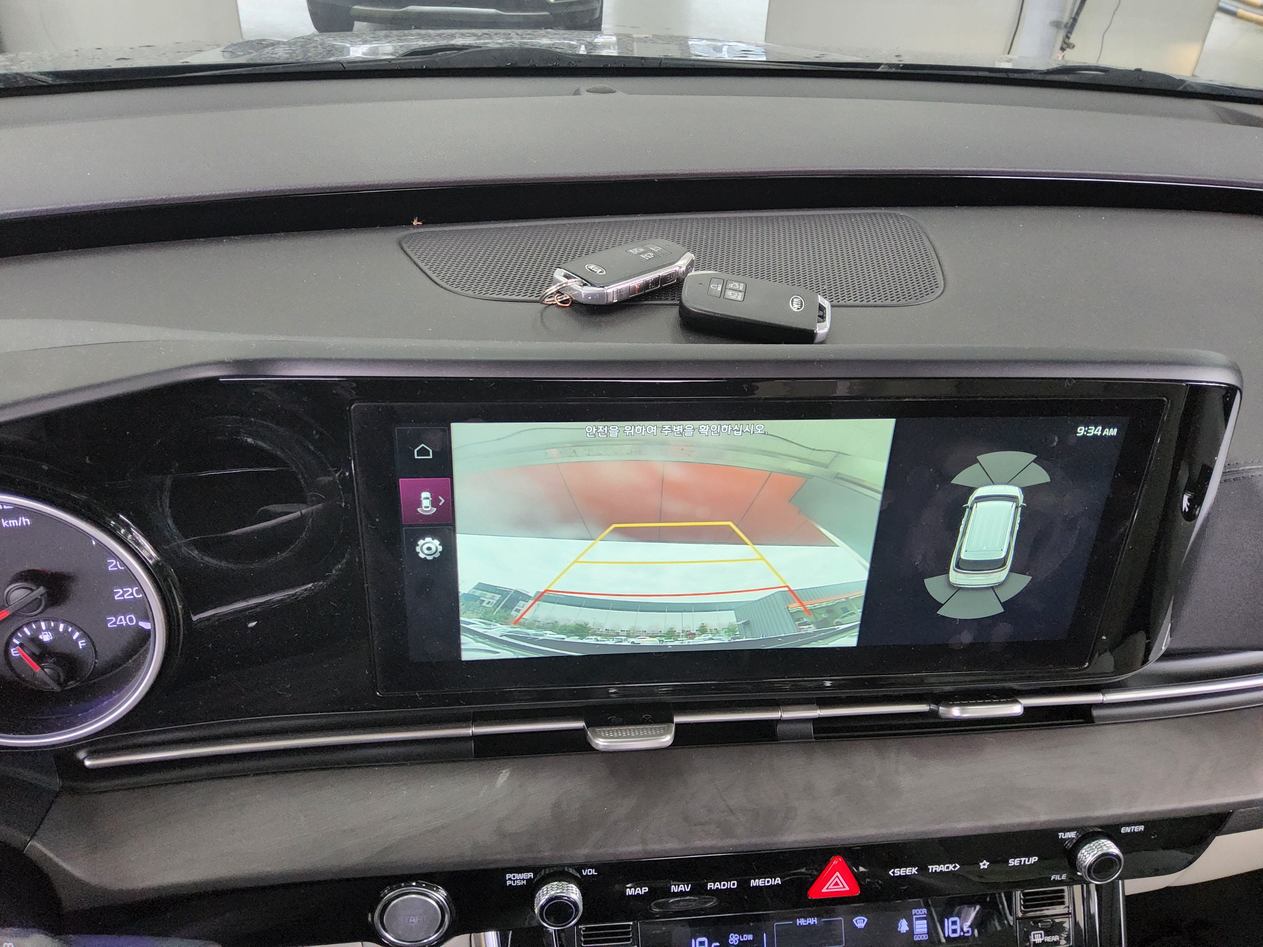 Kia SEDONA 2021 - Image 18