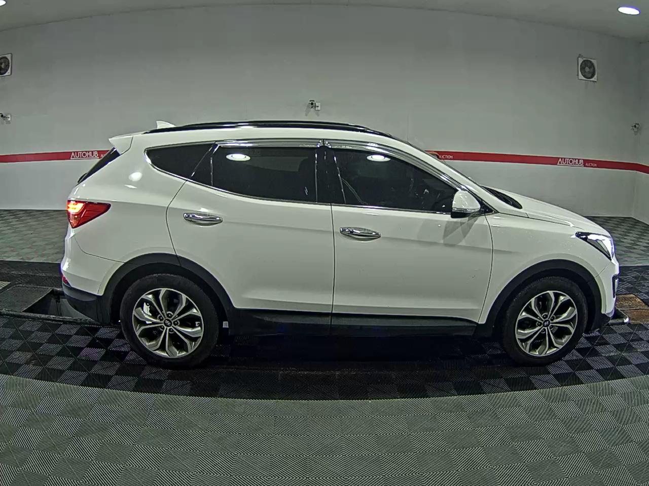 Hyundai Santa Fe 2015 - Image 3