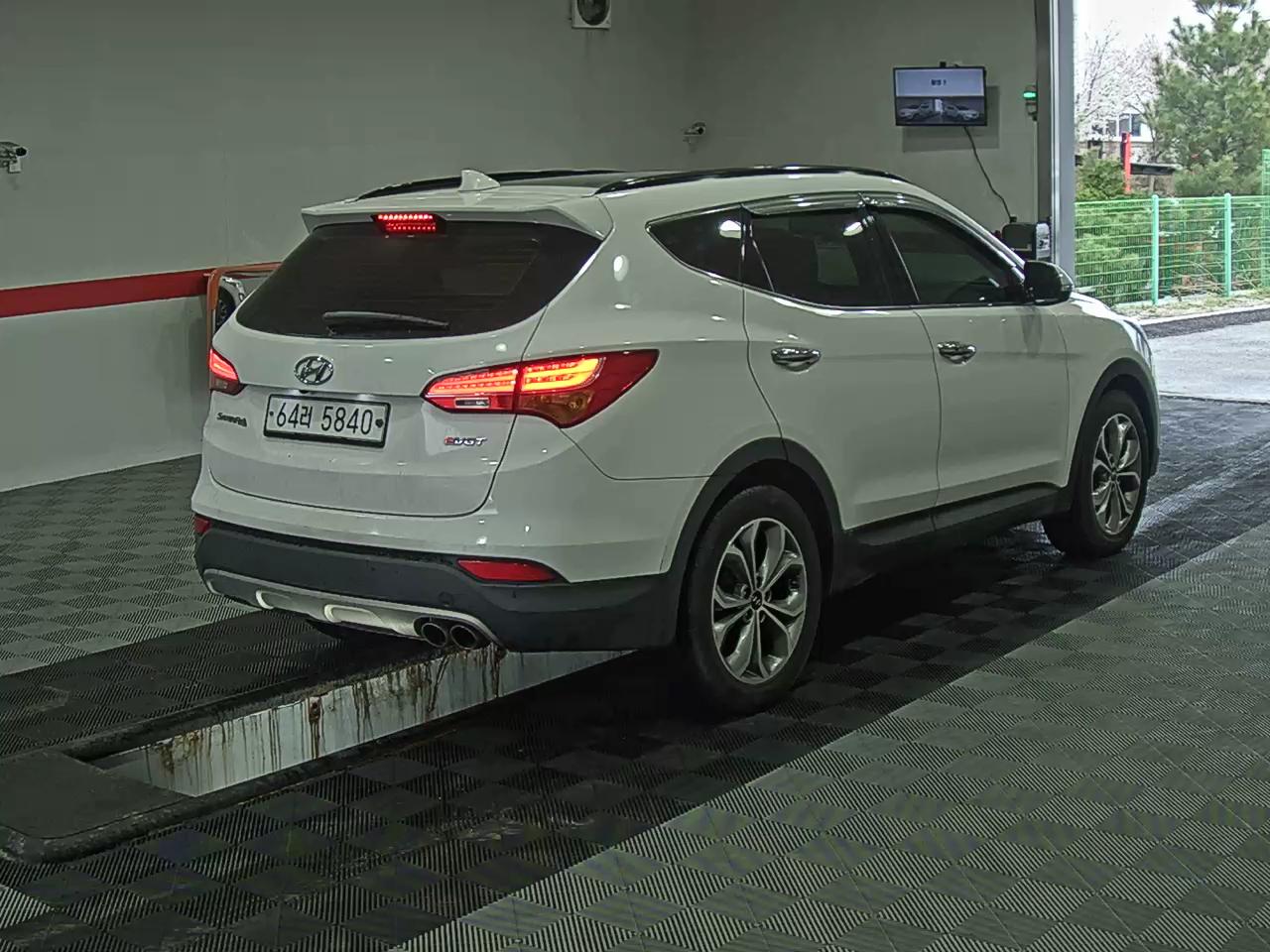 Hyundai Santa Fe 2015 - Image 4