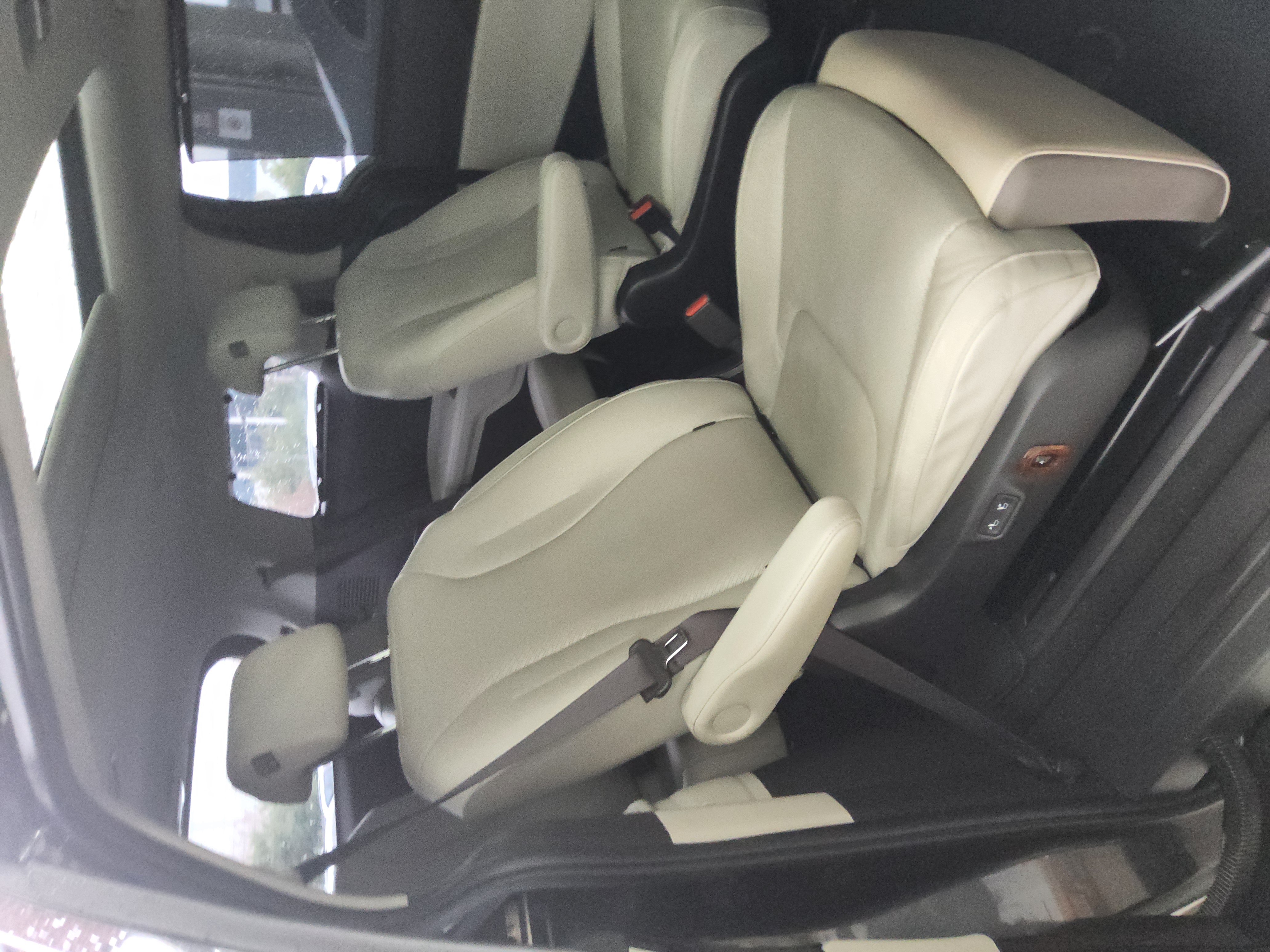 Kia SEDONA 2021 - Image 13