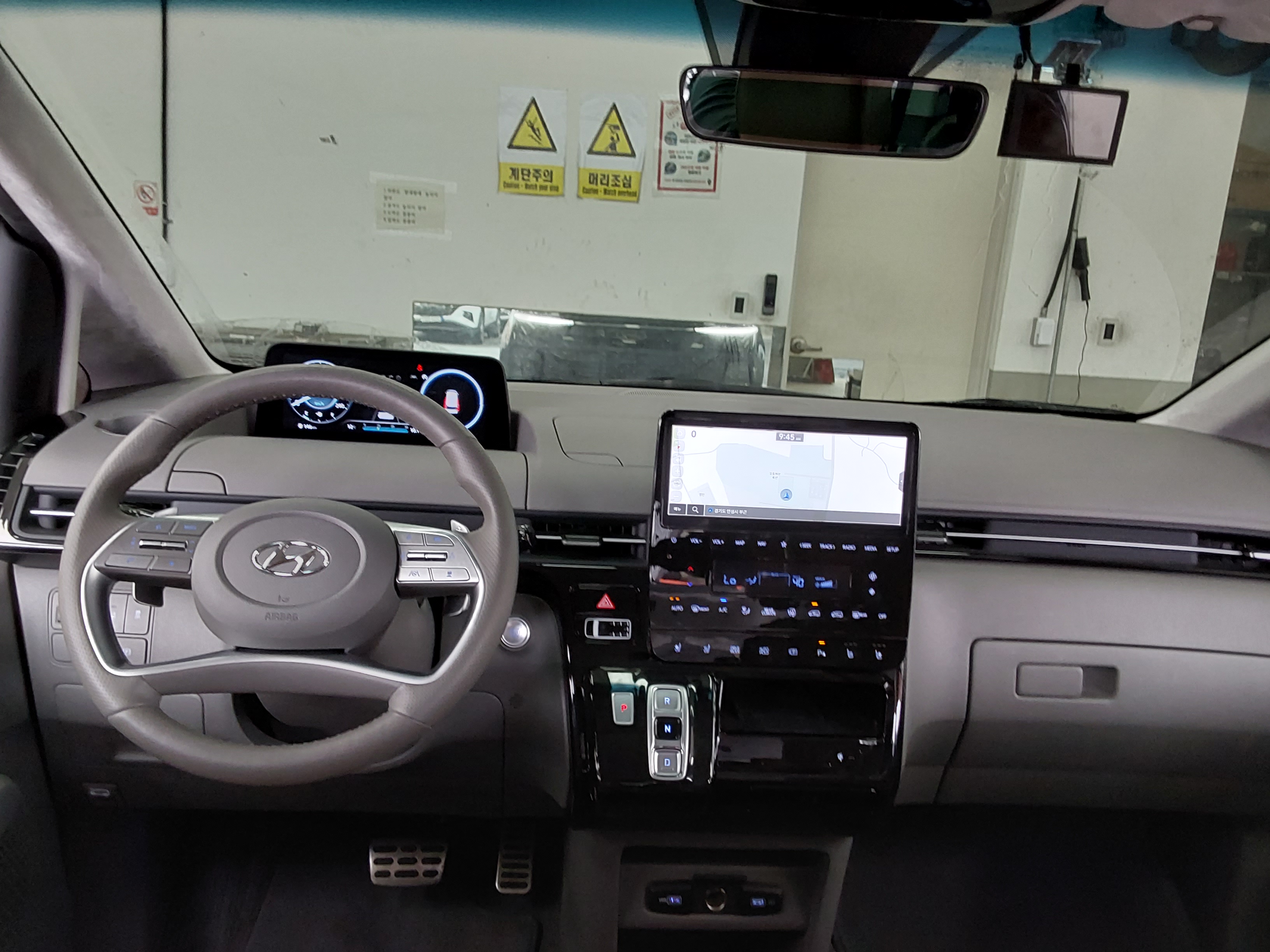 Hyundai Staria 2023 - Image 10