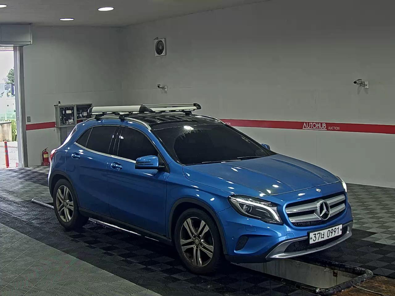 Mercedes-Benz GLA-Class - 2
