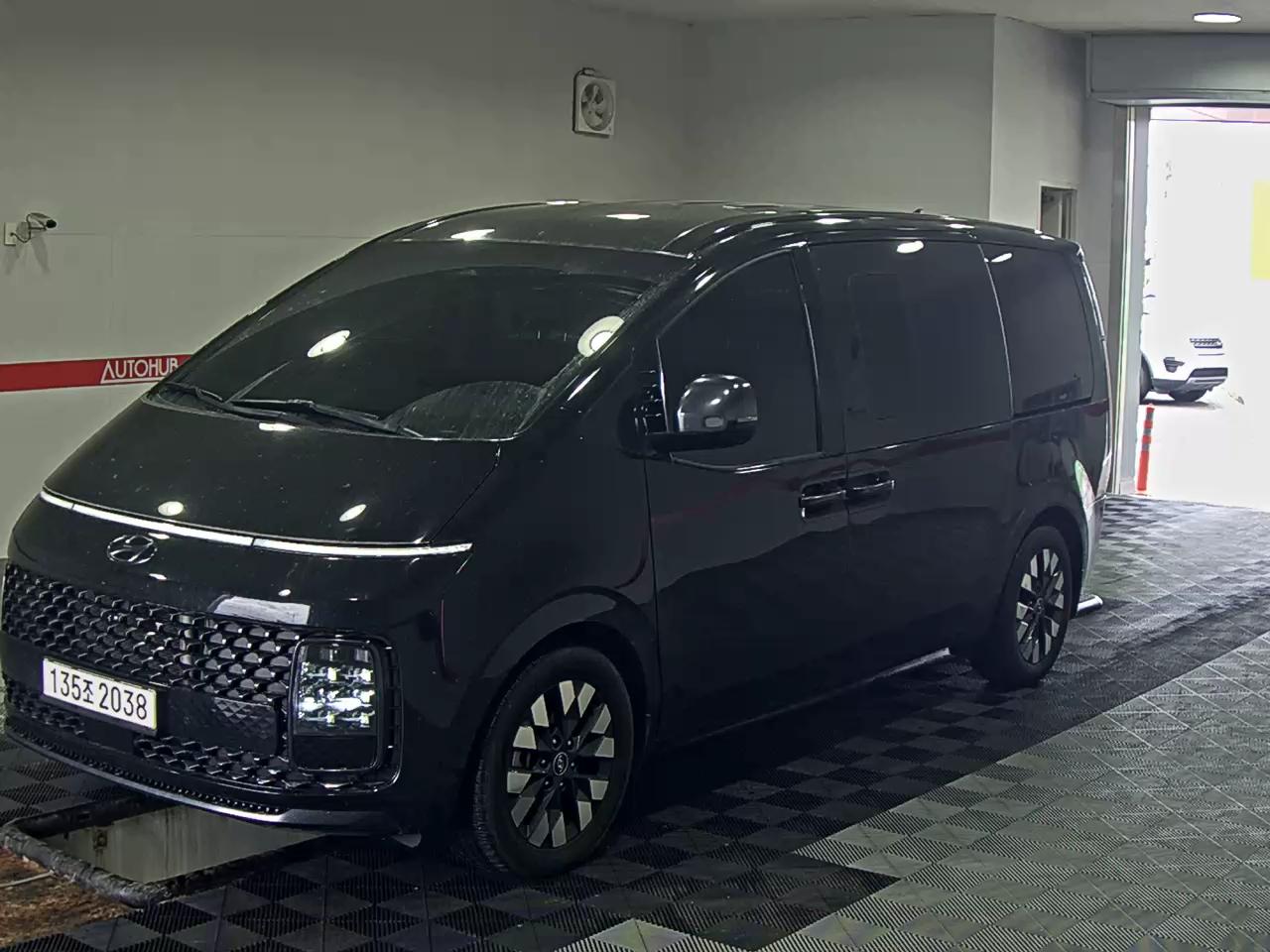 Hyundai Staria