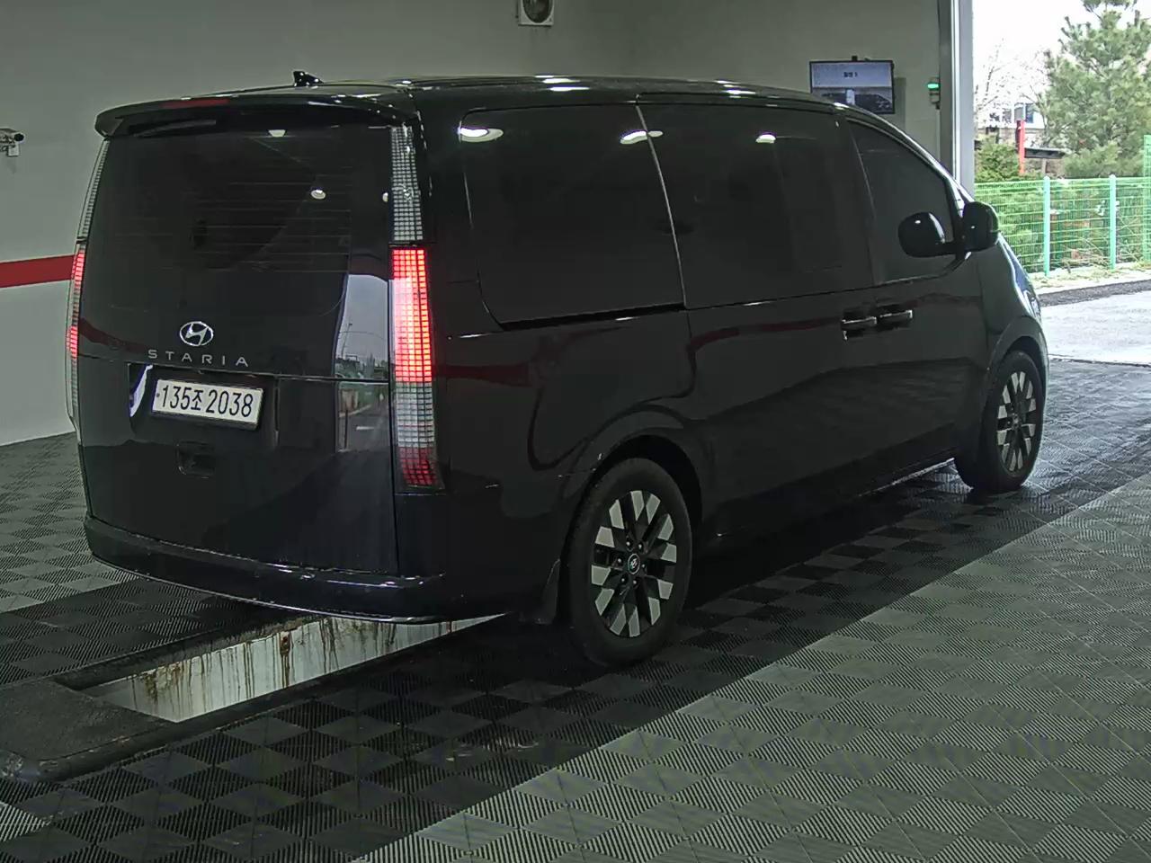Hyundai Staria 2023 - Image 4
