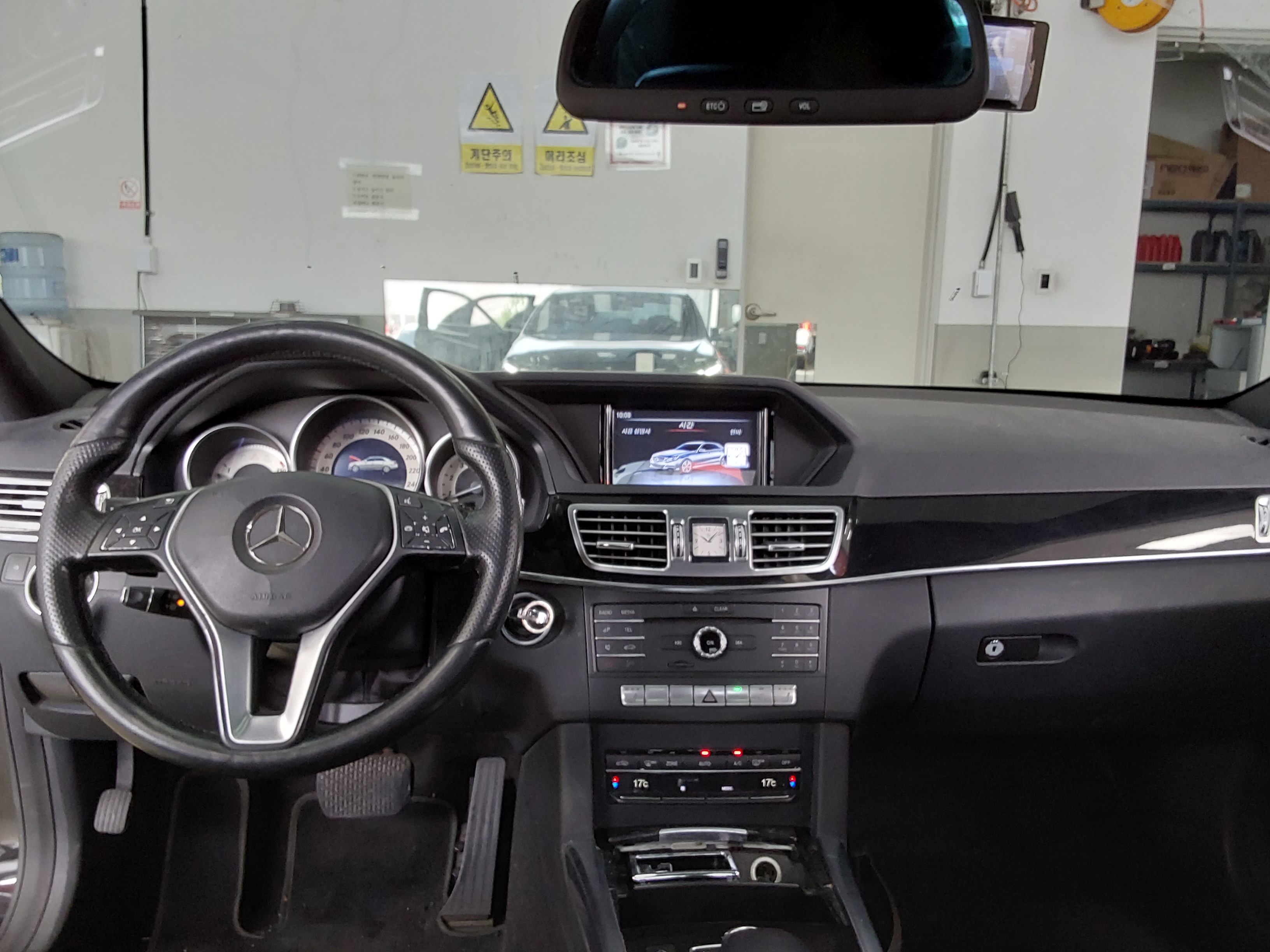Mercedes-Benz E-Class 2016 - Image 10
