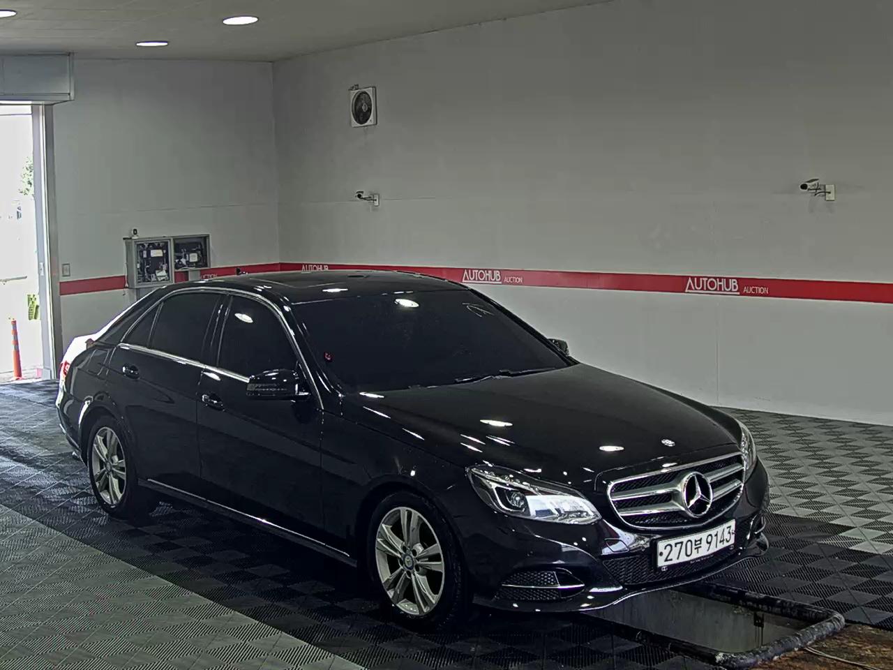 Mercedes-Benz E-Class 2016 - Image 2