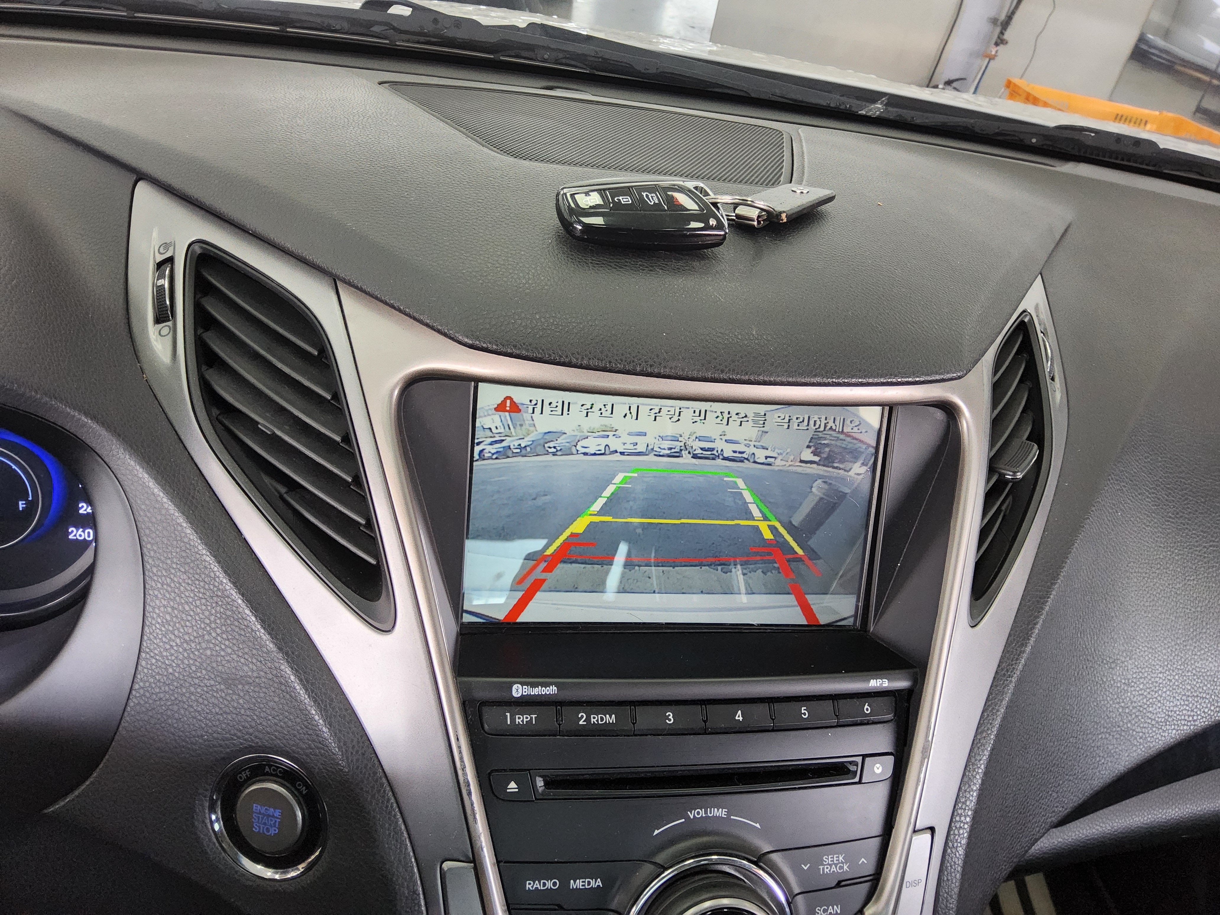 Hyundai Grandeur 2014 - Image 17