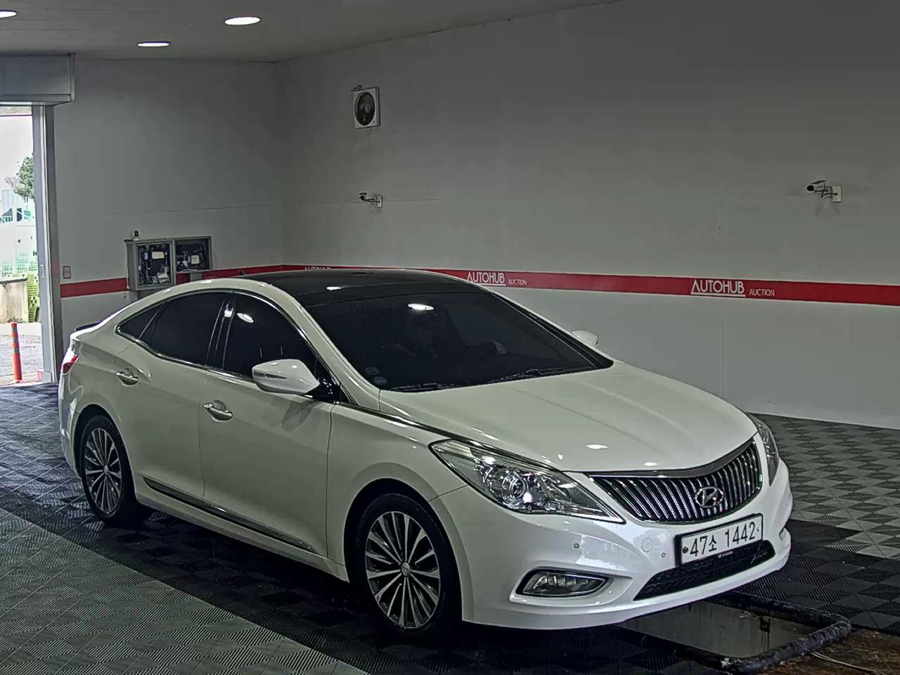 Hyundai Grandeur 2014 - Image 2