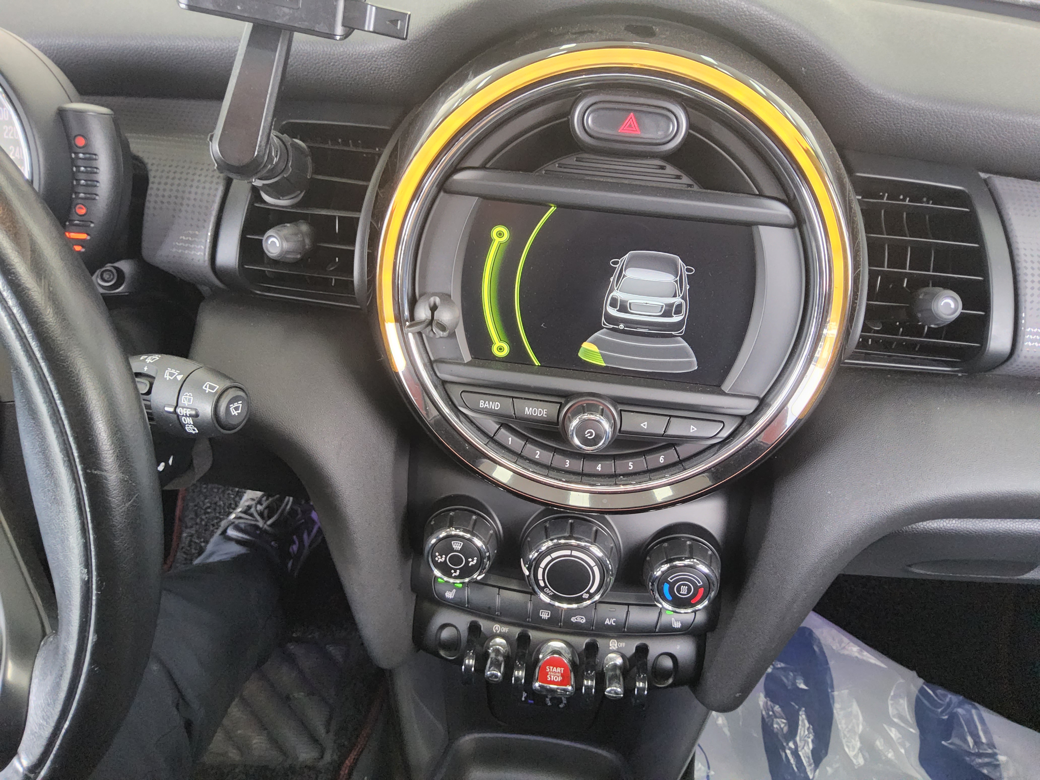 BMW MINI 2016 - Image 17