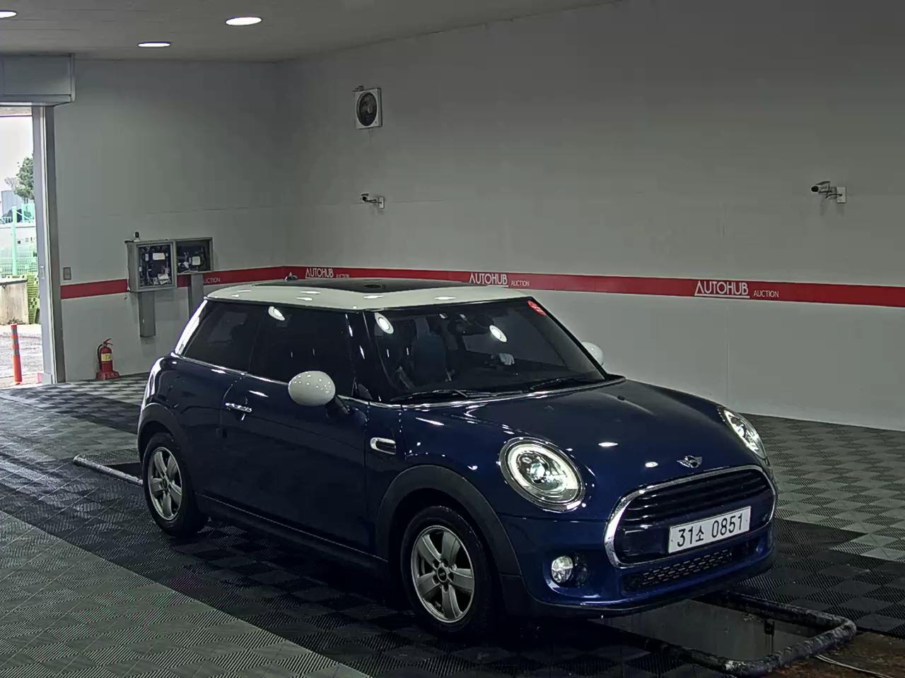 BMW MINI 2016 - Image 2