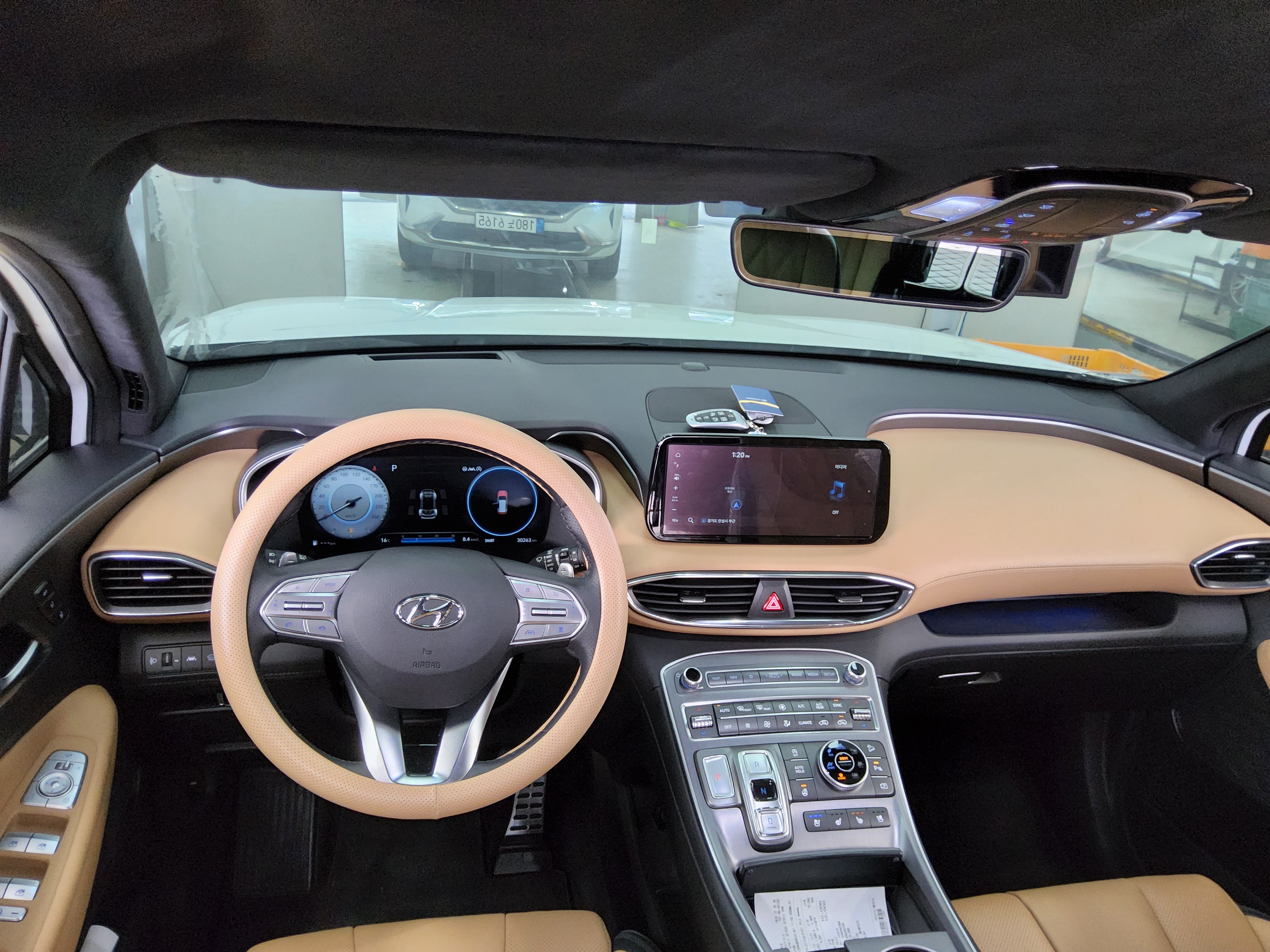 Hyundai Santa Fe 2023 - Image 10