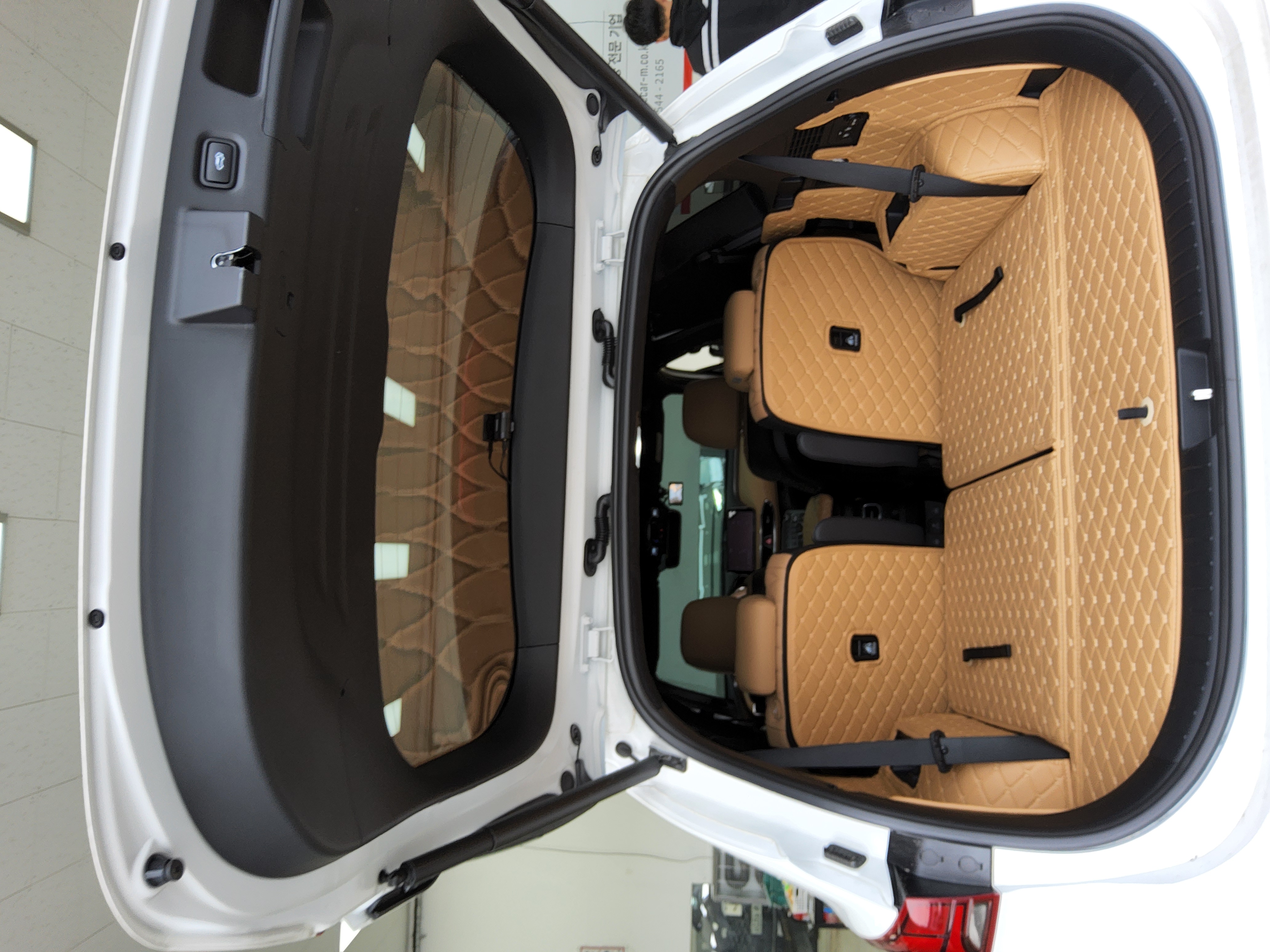 Hyundai Santa Fe 2023 - Image 14