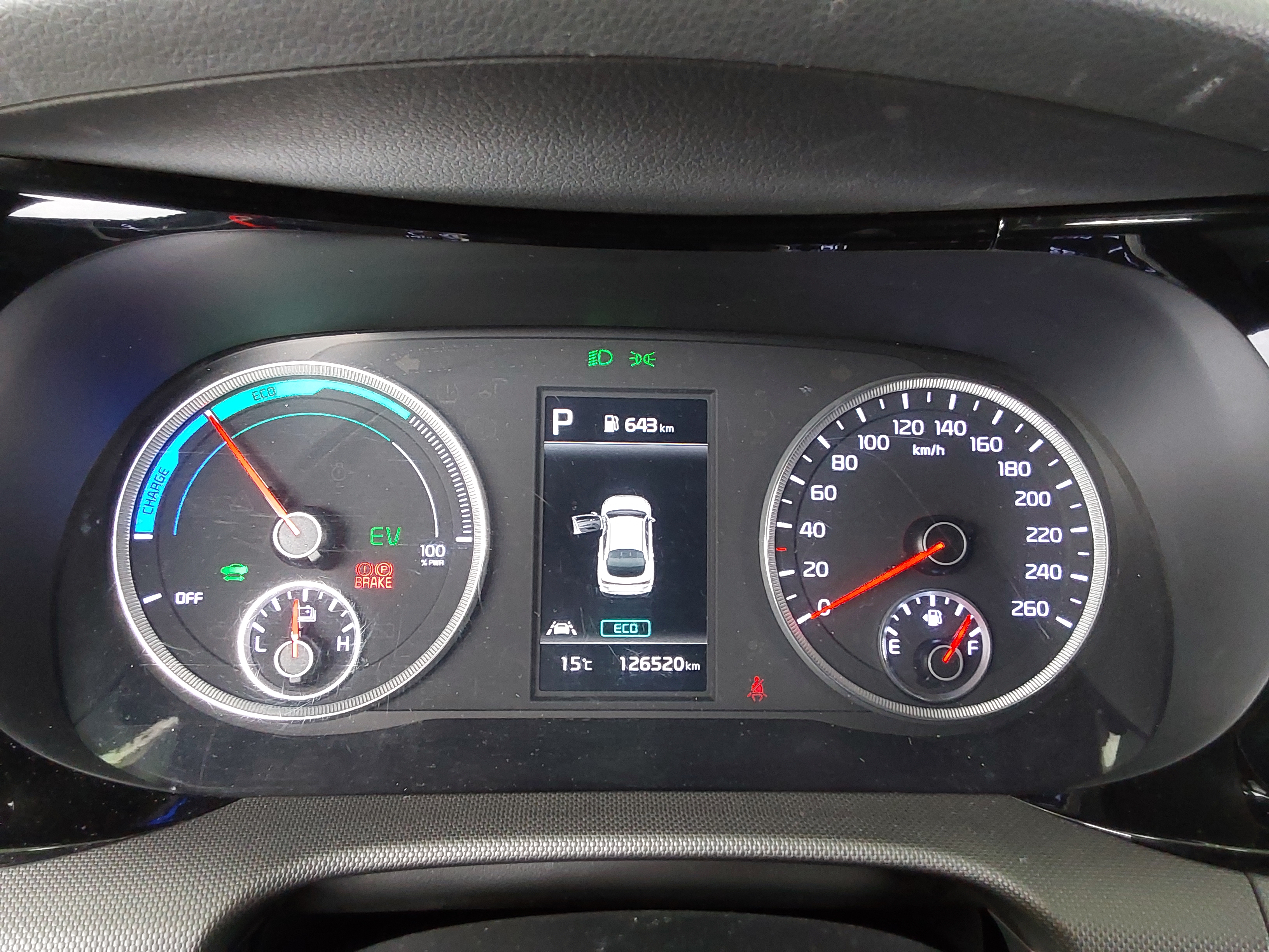 Kia K5 2023 - Image 8