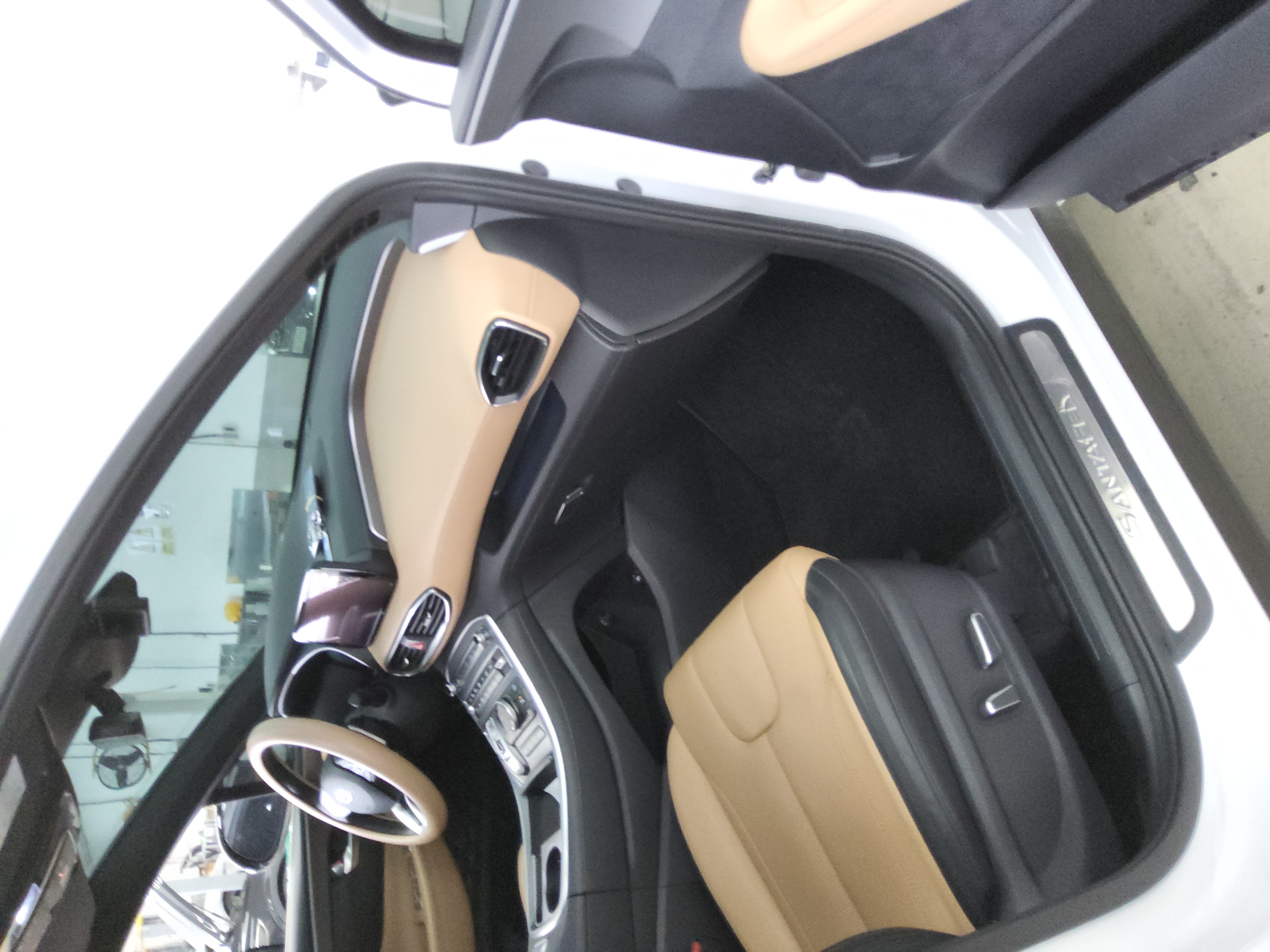 Hyundai Santa Fe 2023 - Image 13