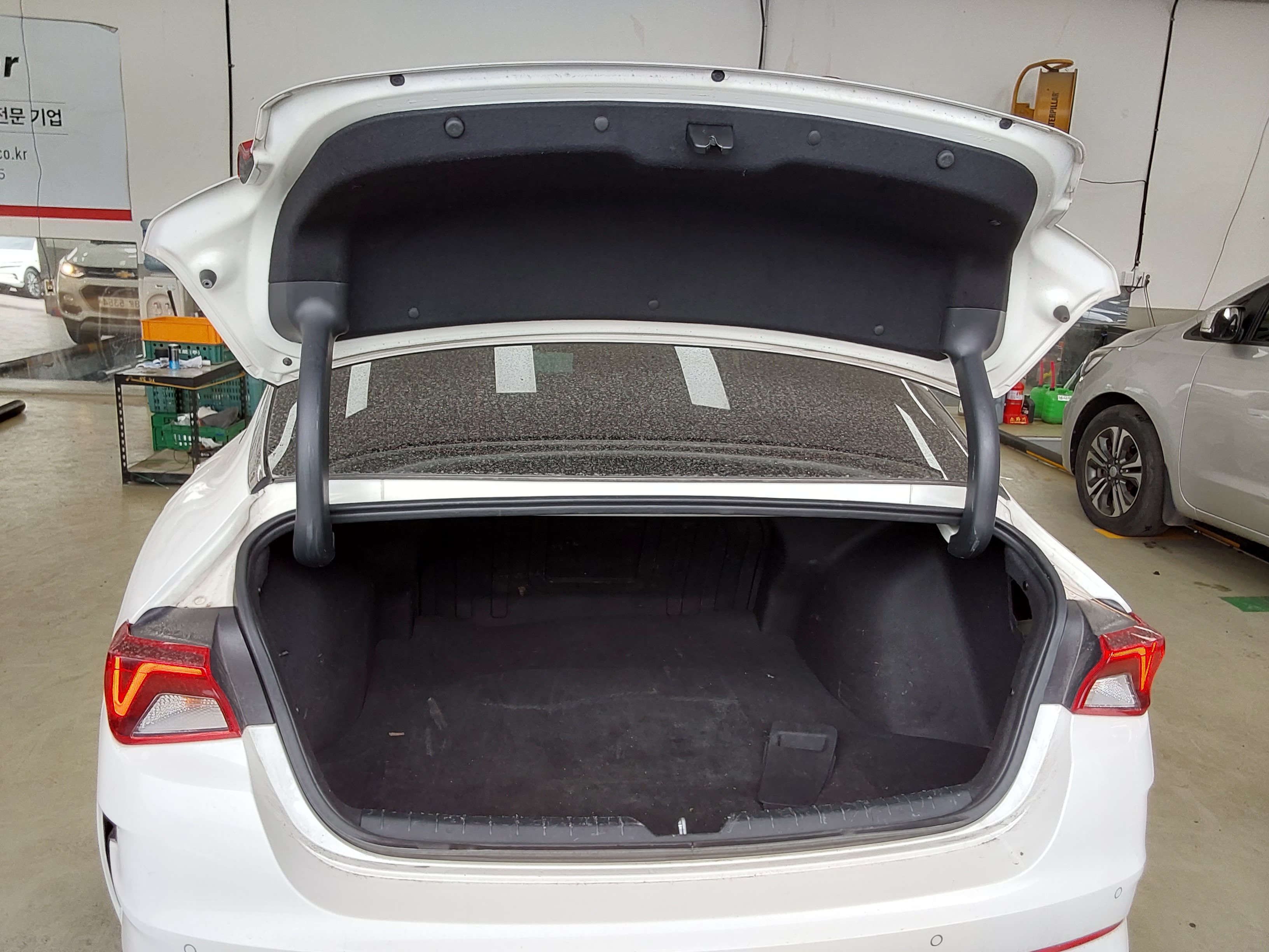 Kia K5 2023 - Image 14