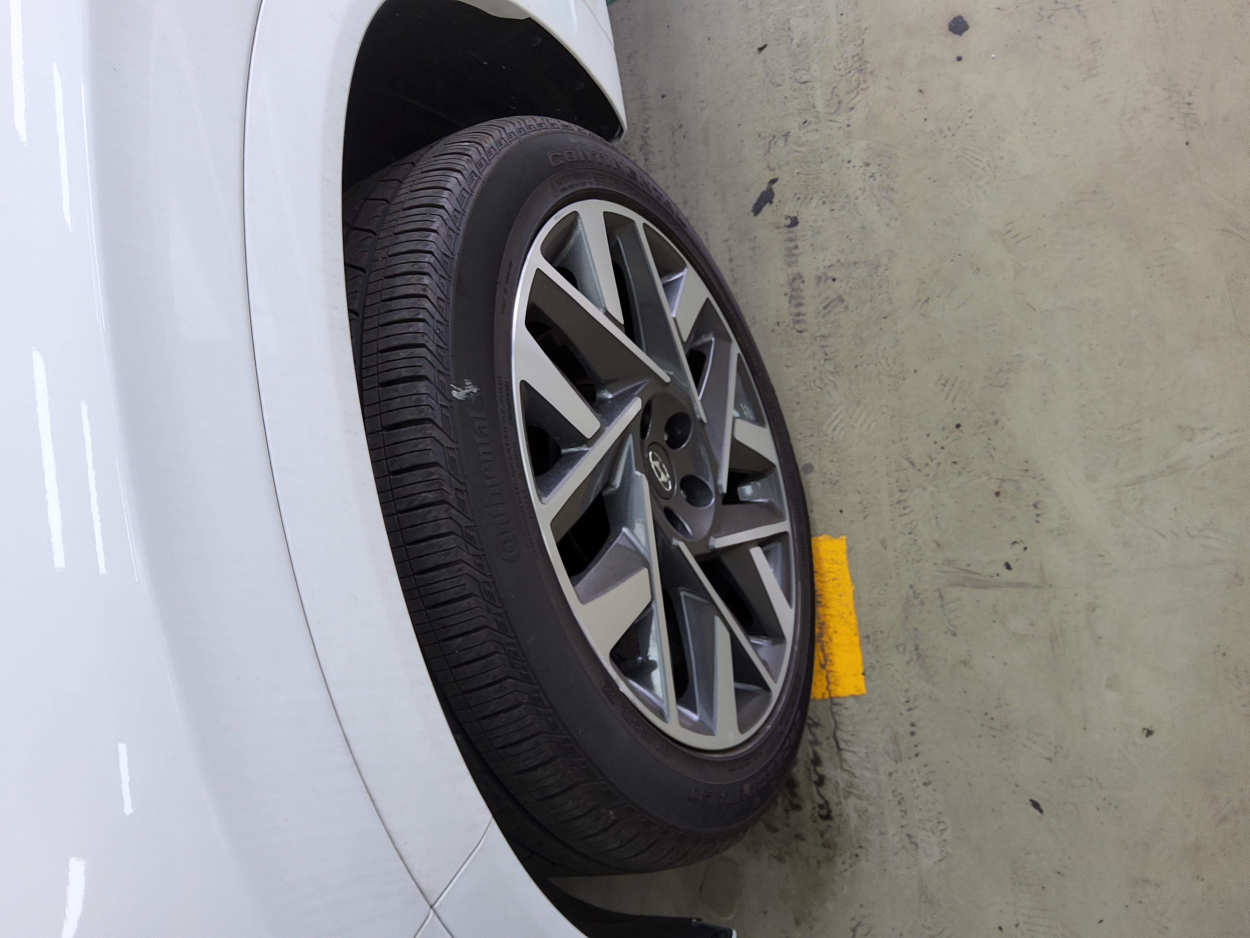 Hyundai Santa Fe 2023 - Image 18