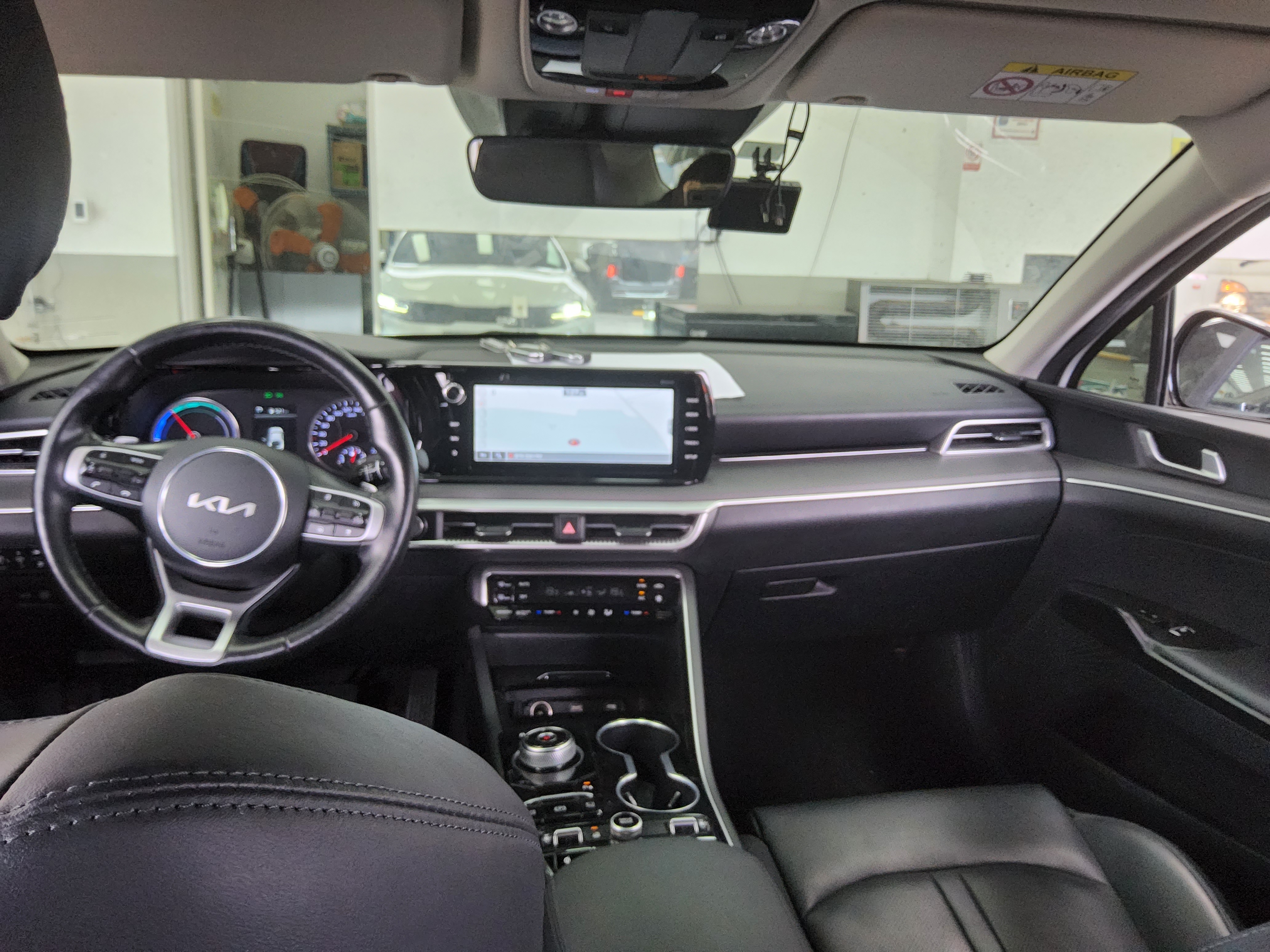 Kia K5 2023 - Image 10