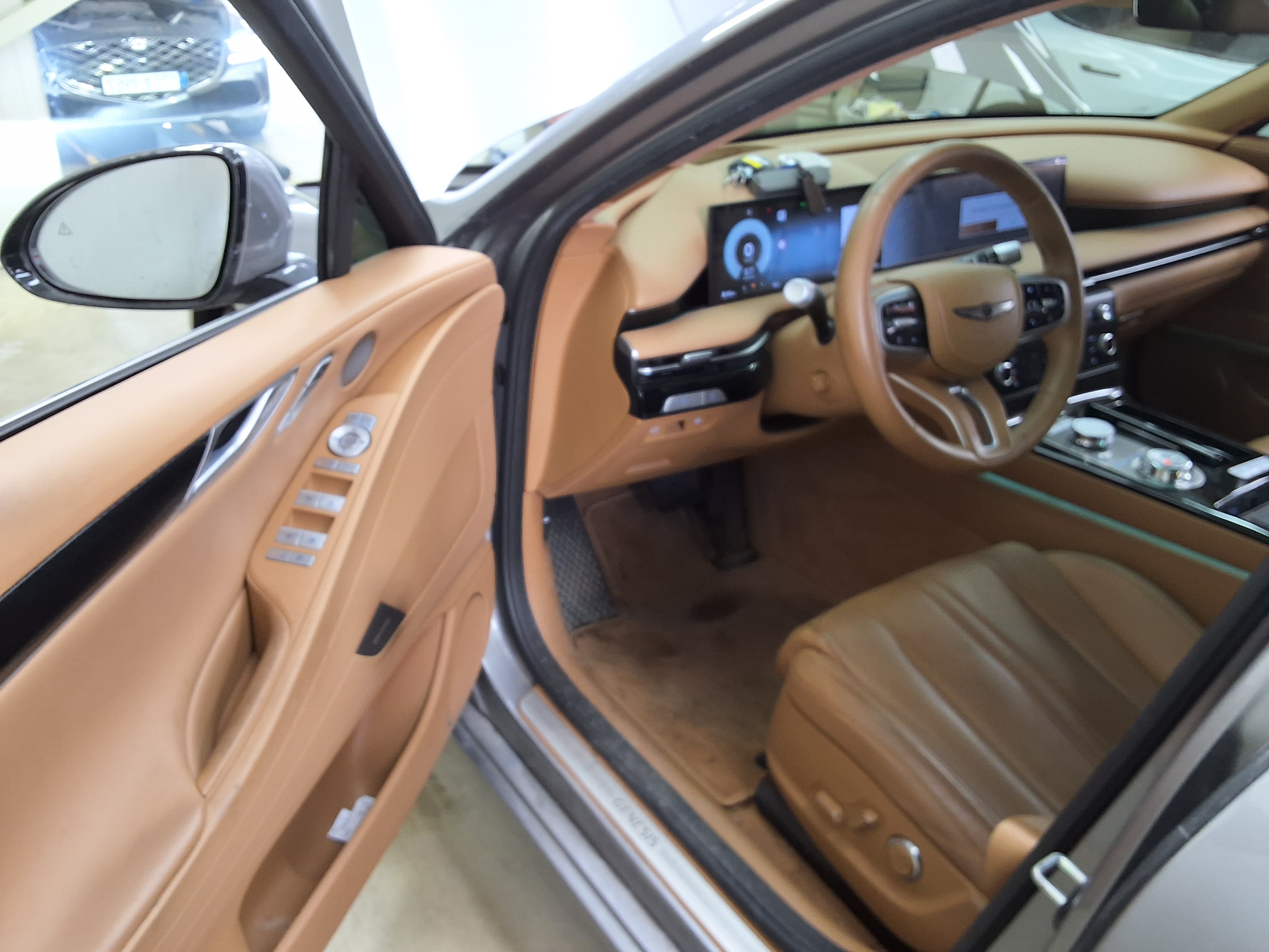 Hyundai Genesis 2025 - Image 9