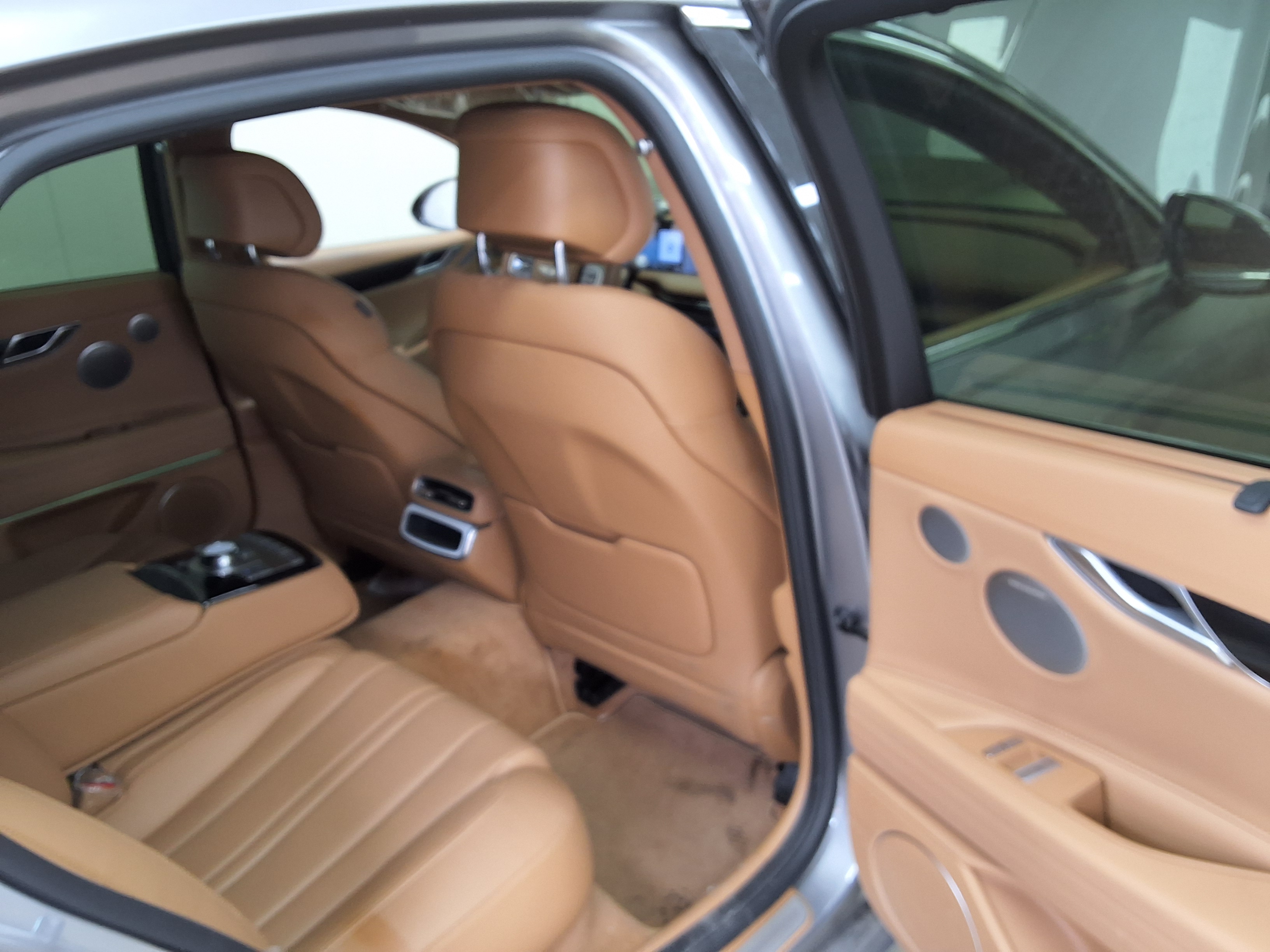 Hyundai Genesis 2025 - Image 12