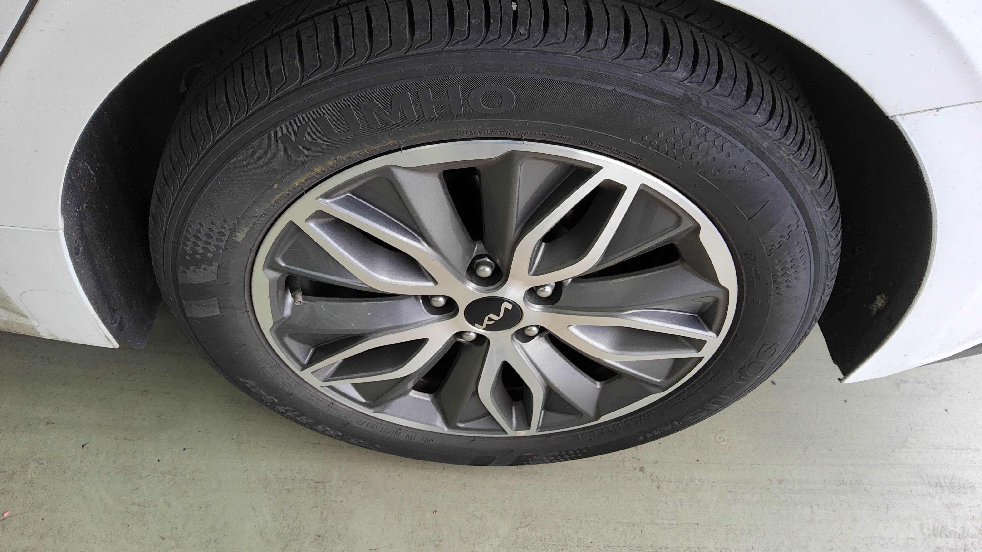Kia K5 2023 - Image 17