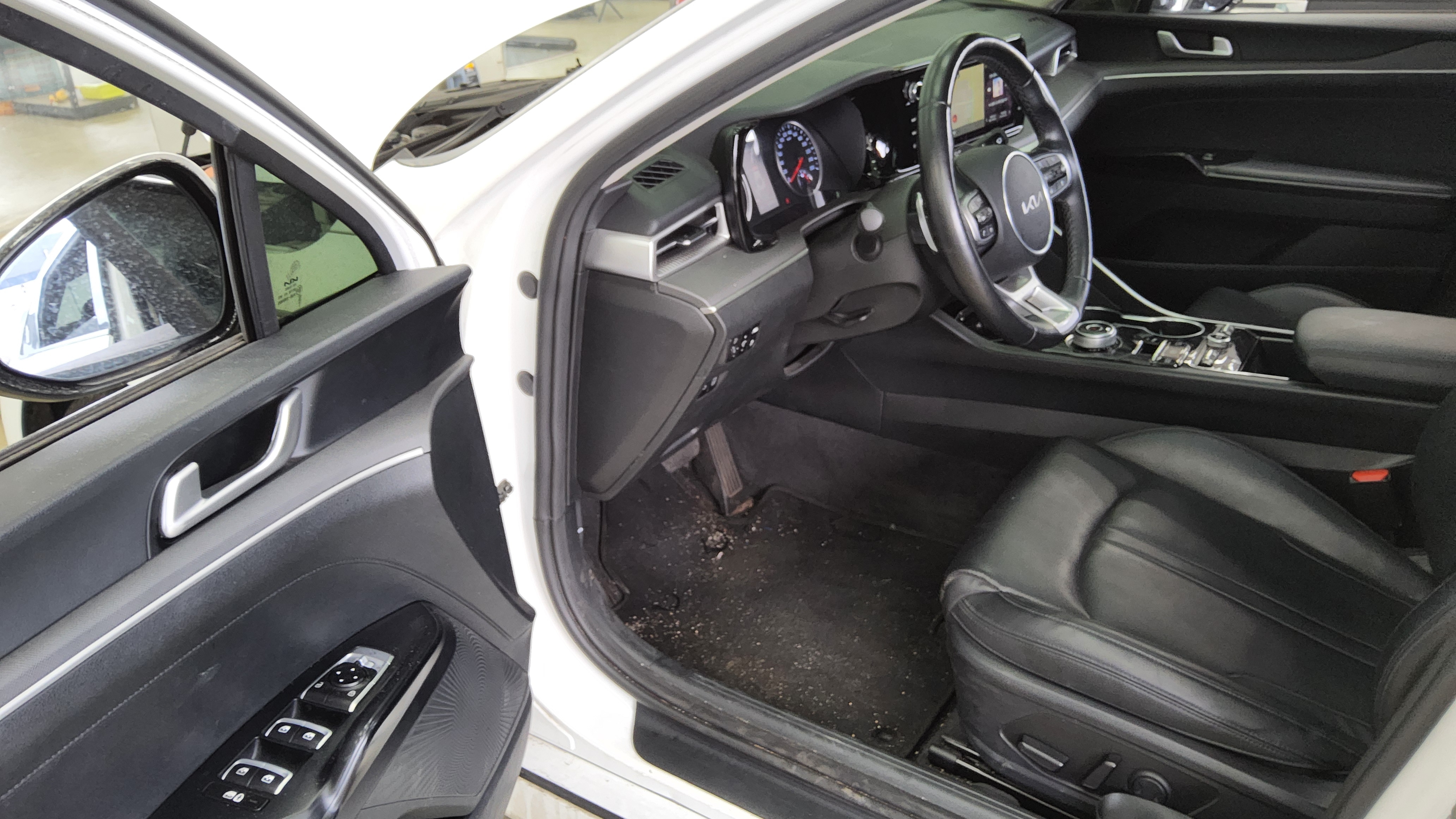 Kia K5 2023 - Image 9