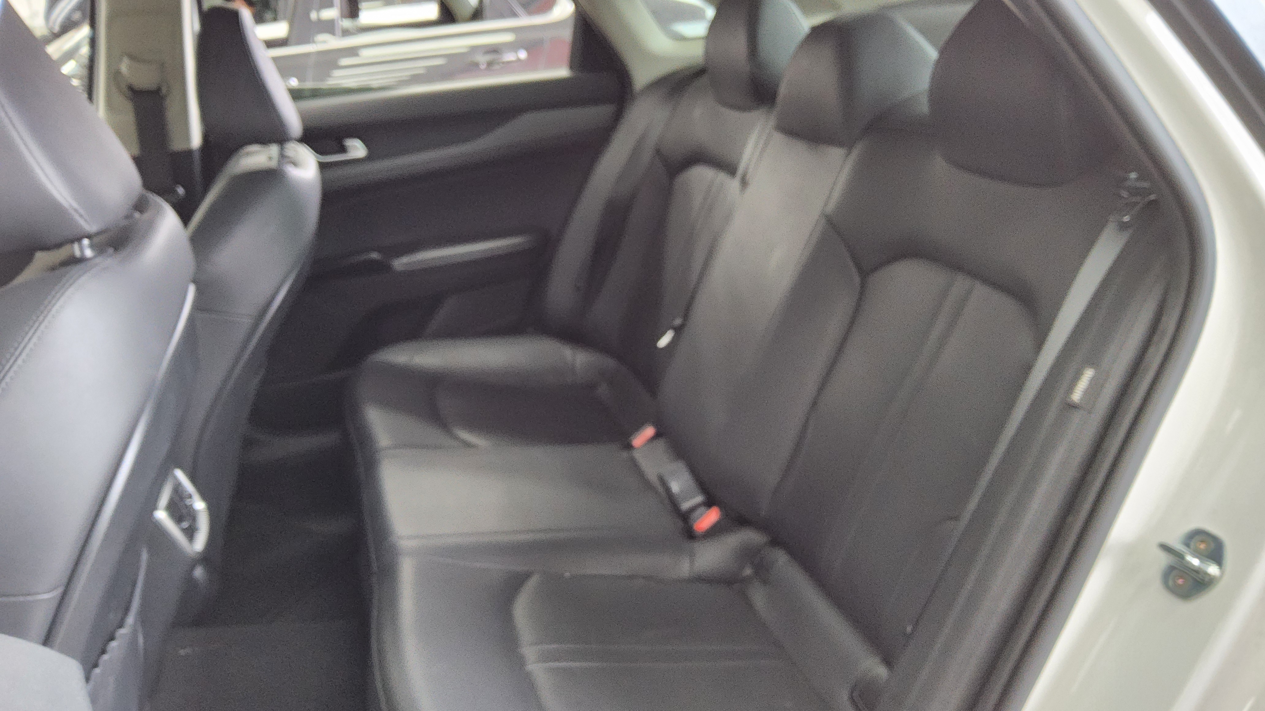 Kia K5 2023 - Image 11