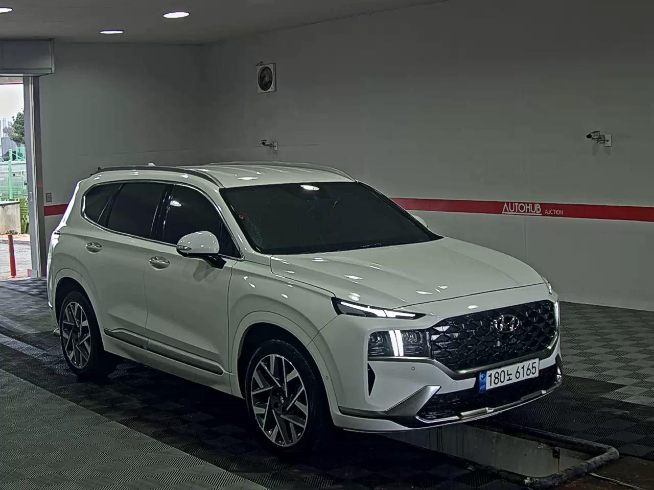 Hyundai Santa Fe 2023 - Image 2