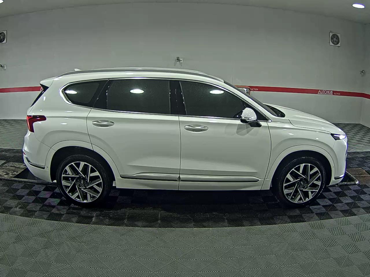Hyundai Santa Fe 2023 - Image 3