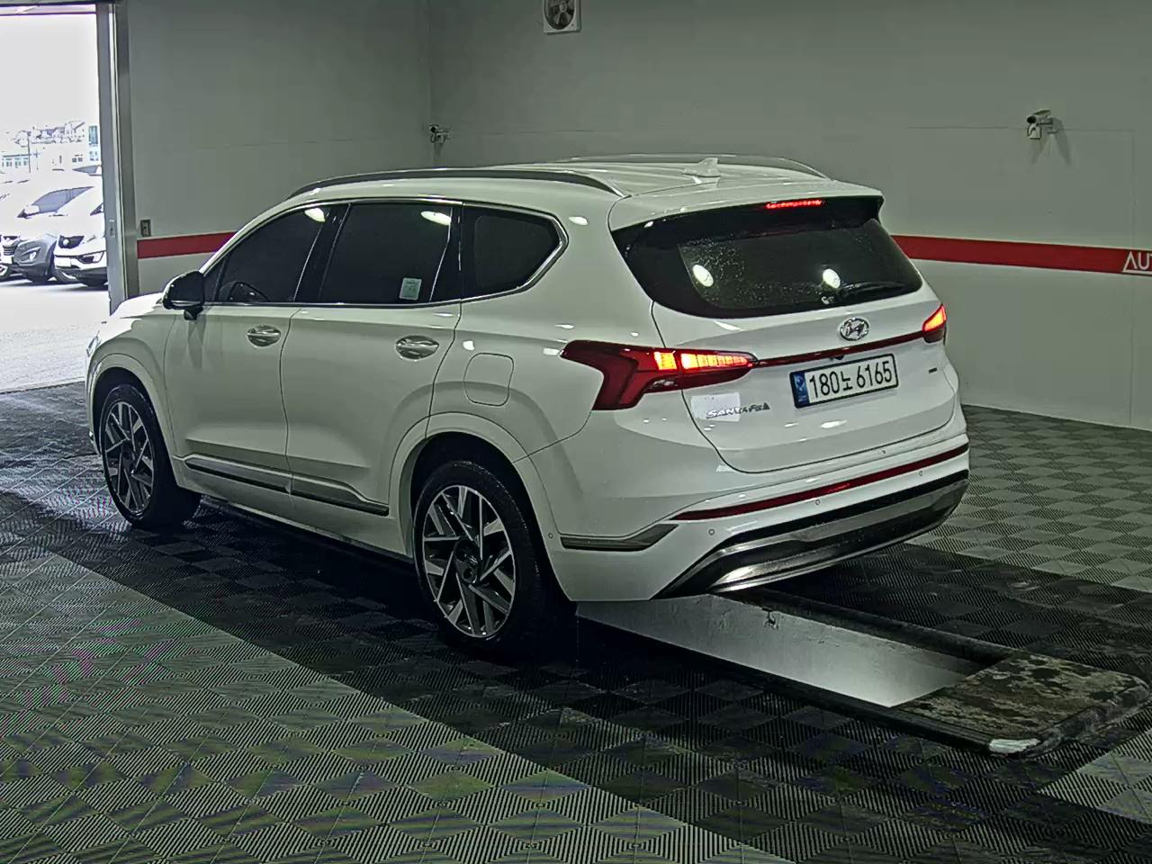 Hyundai Santa Fe 2023 - Image 5
