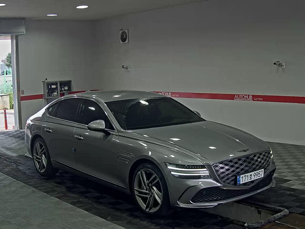 Hyundai Genesis 2025 - Image 2