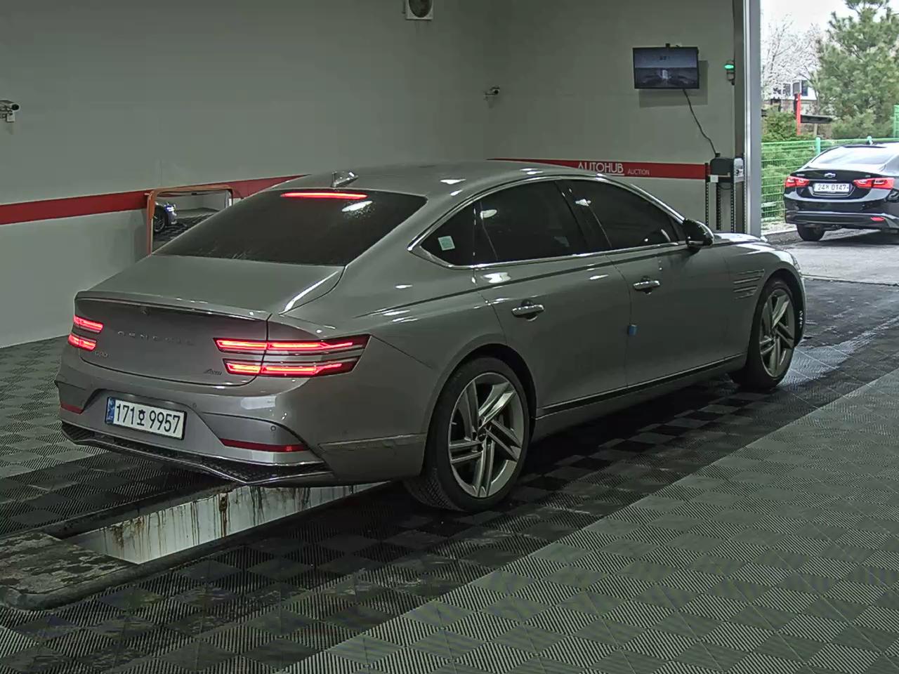 Hyundai Genesis 2025 - Image 4