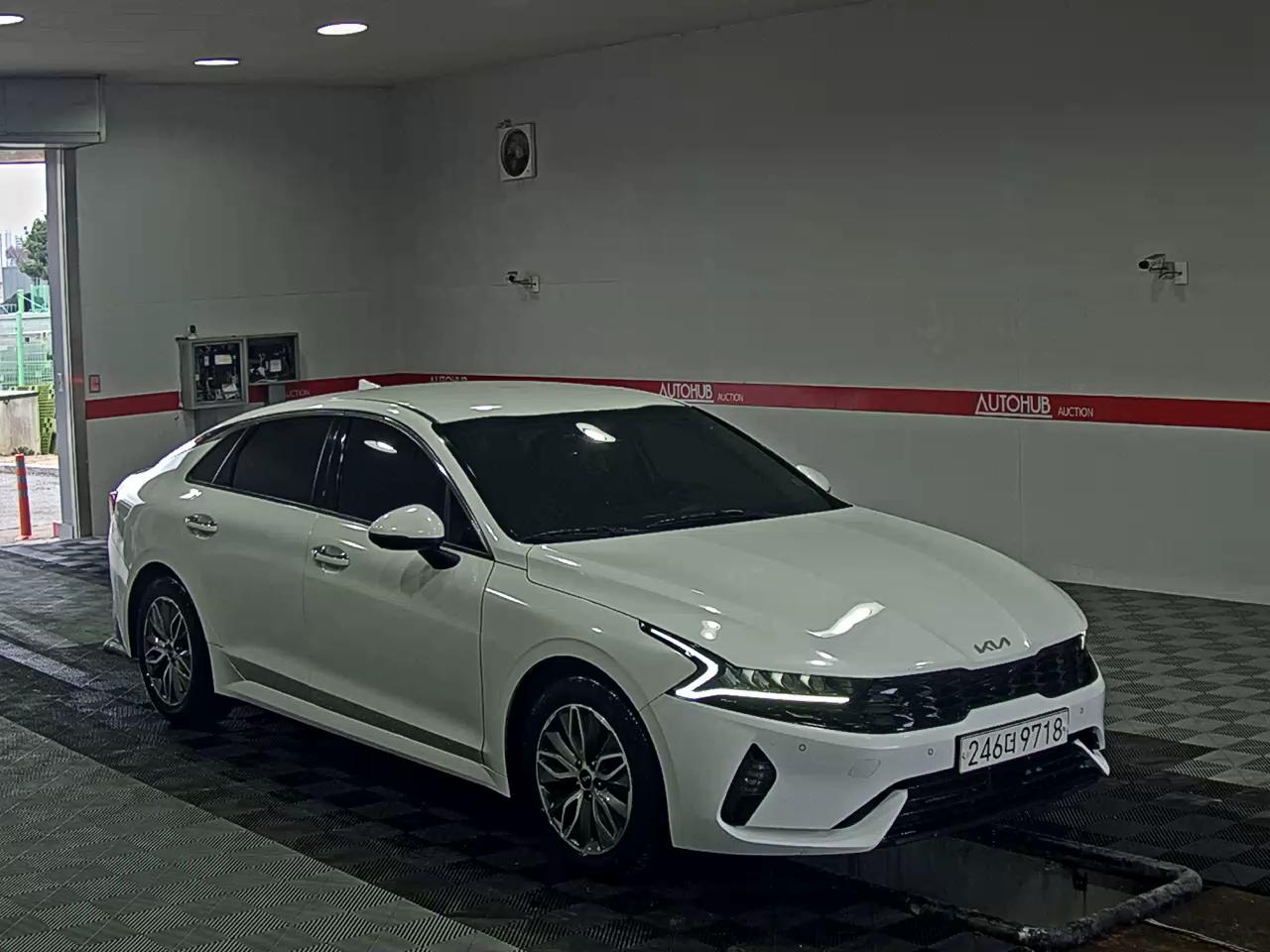 Kia K5 2023 - Image 2