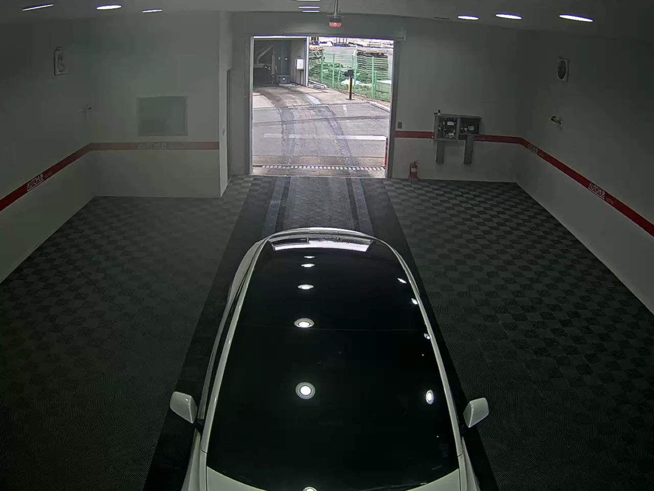 TESLA Model 3 - 6