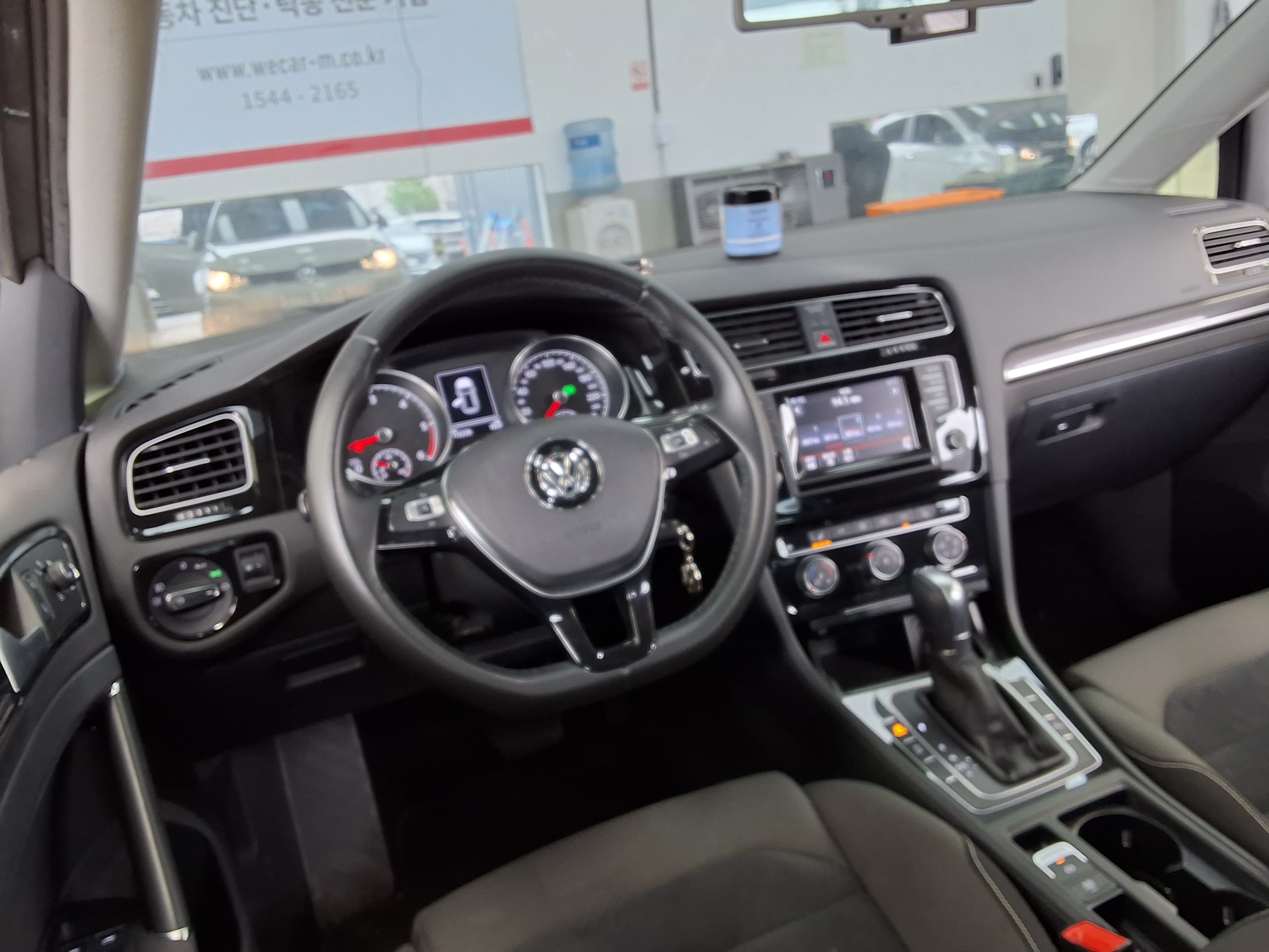 Volkswagen Golf - 10