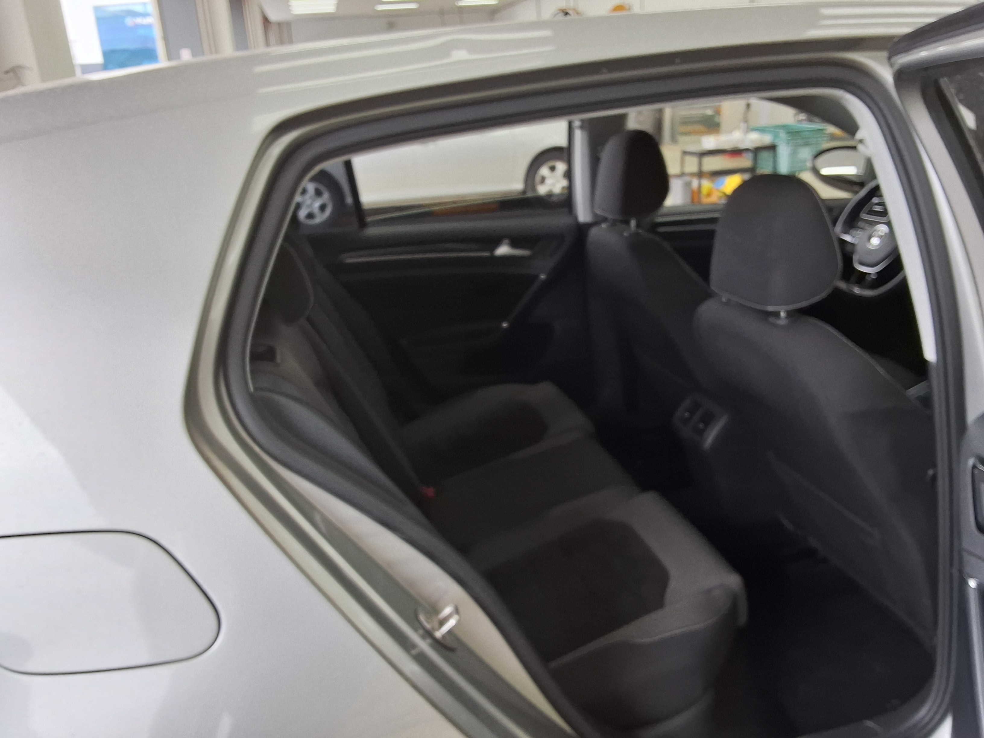 Volkswagen Golf - 12