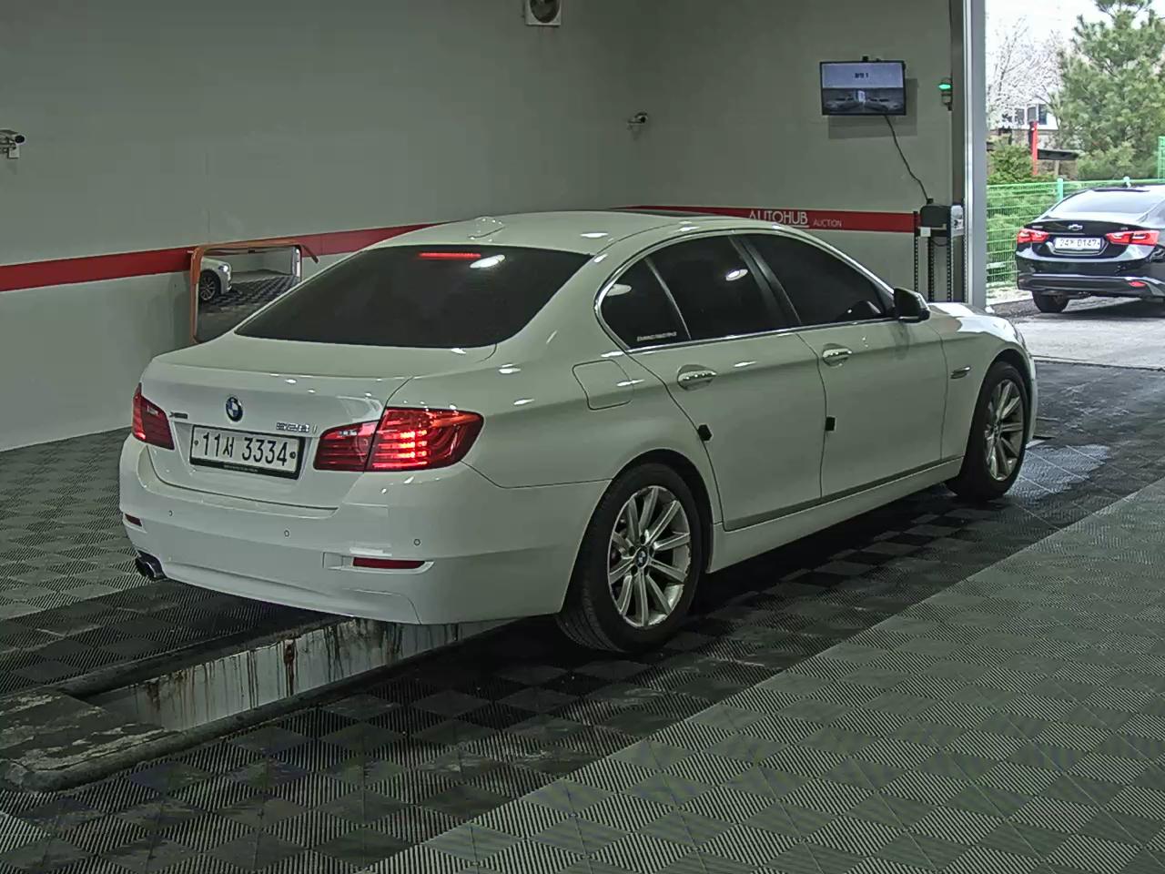 BMW 5 Series - 4