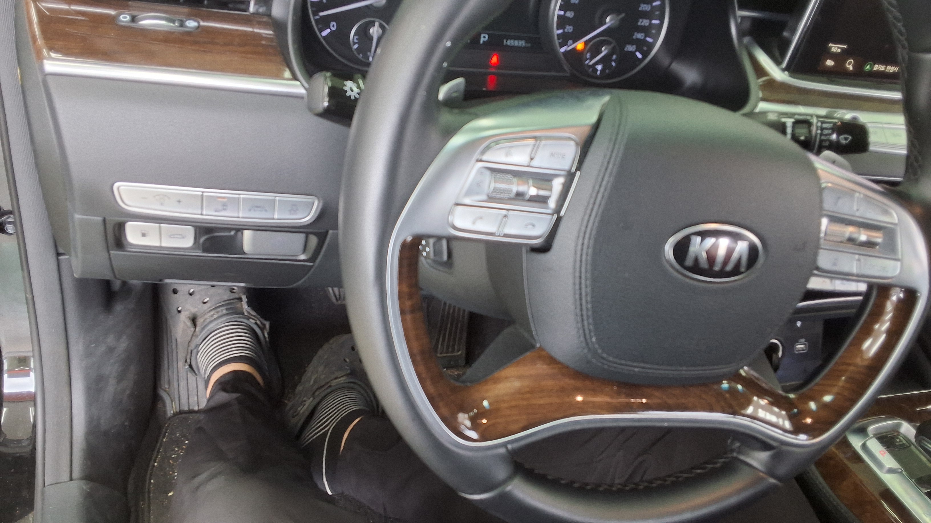 2021 - kia k9