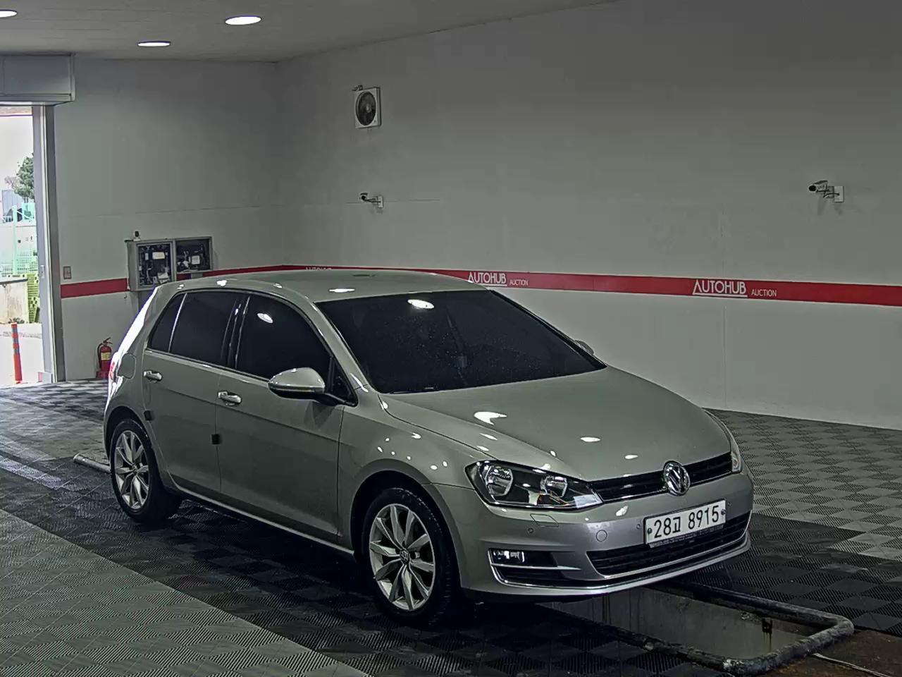 Volkswagen Golf - 2