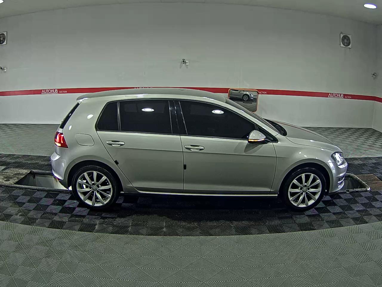 Volkswagen Golf - 3