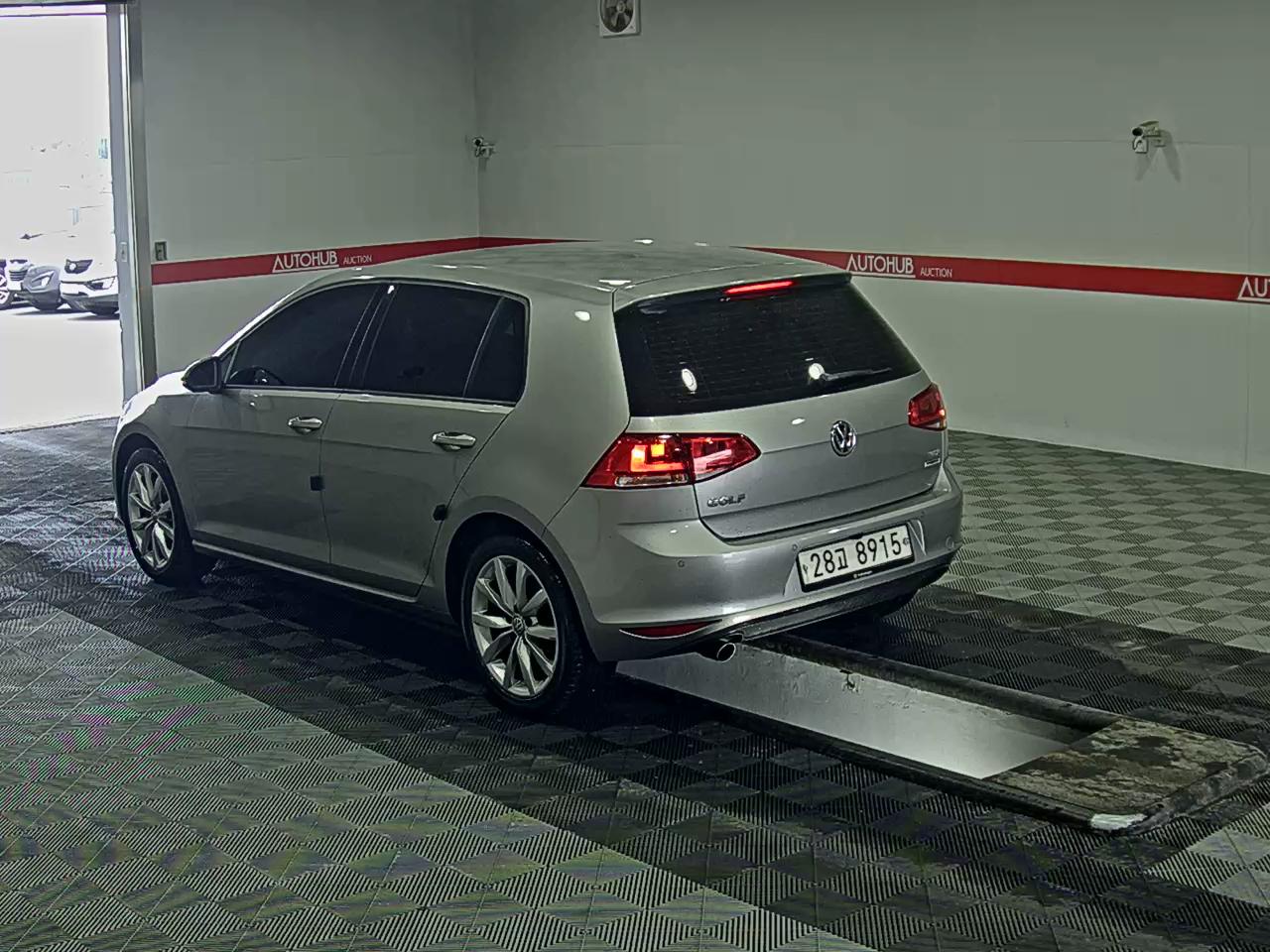 Volkswagen Golf - 5