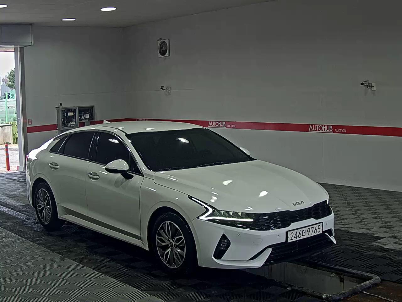 Kia K5 2023 - Image 2