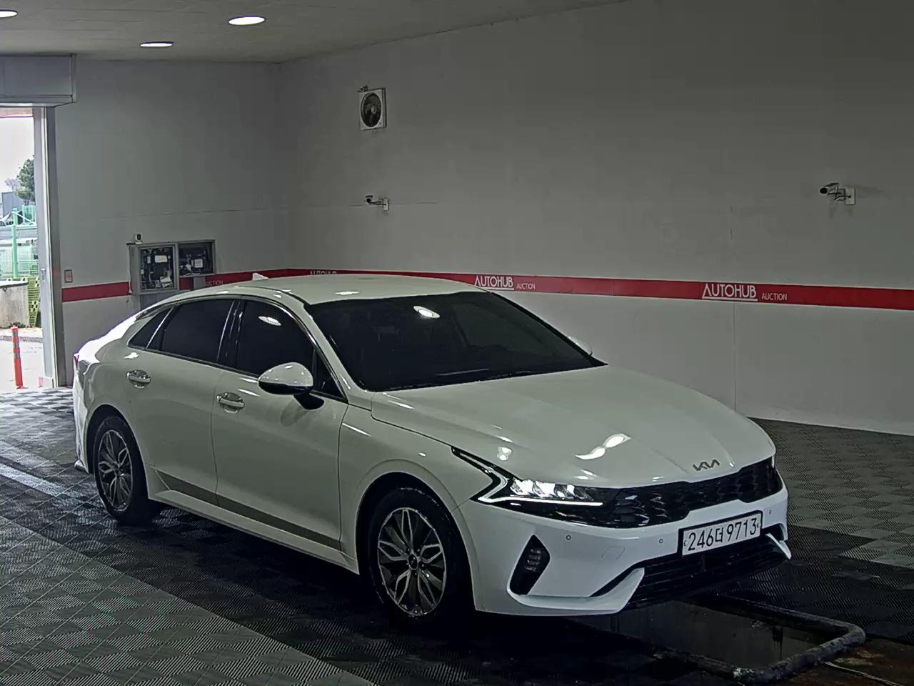 Kia K5 2023 - Image 2