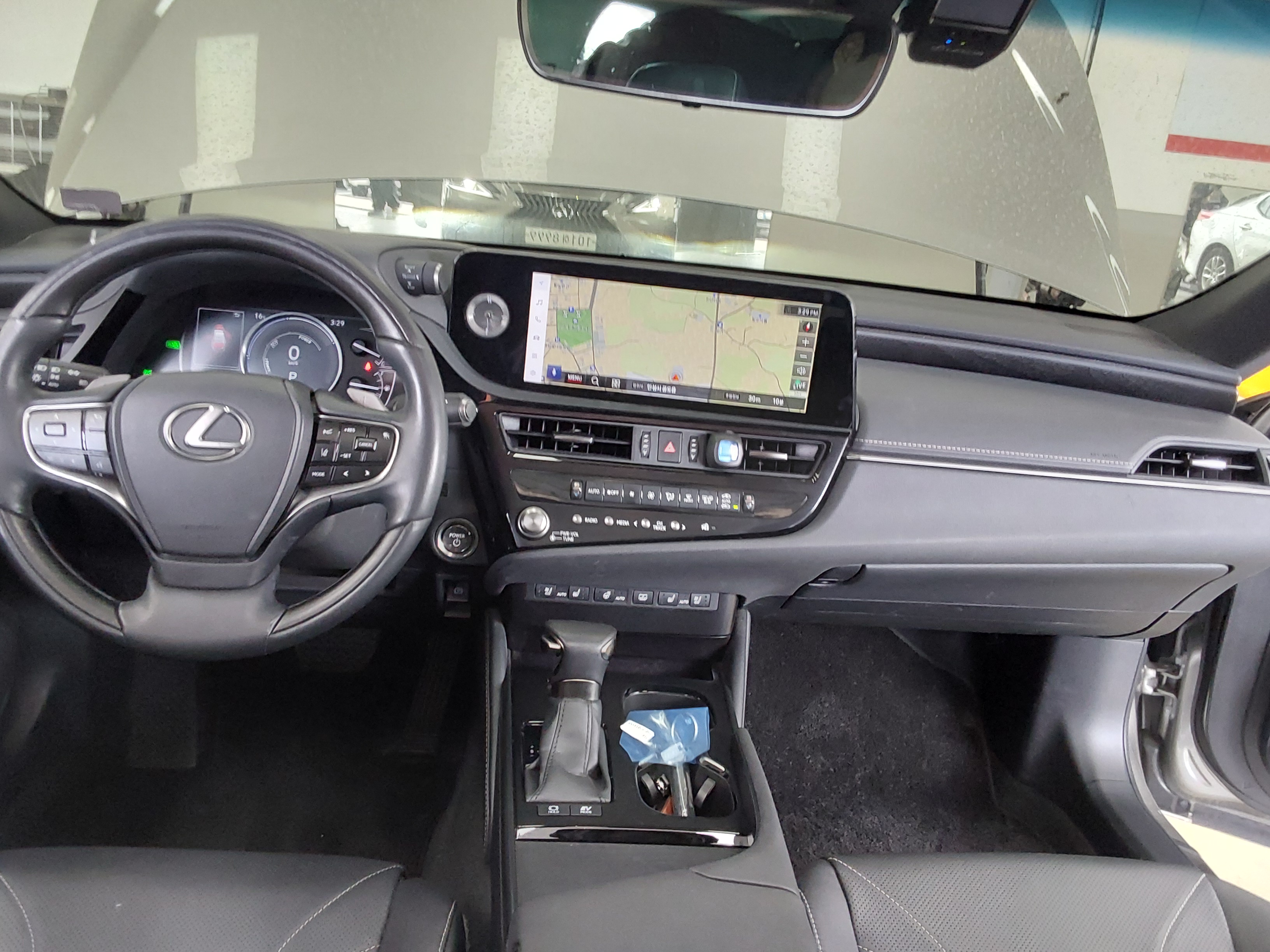 Lexus ES - 10