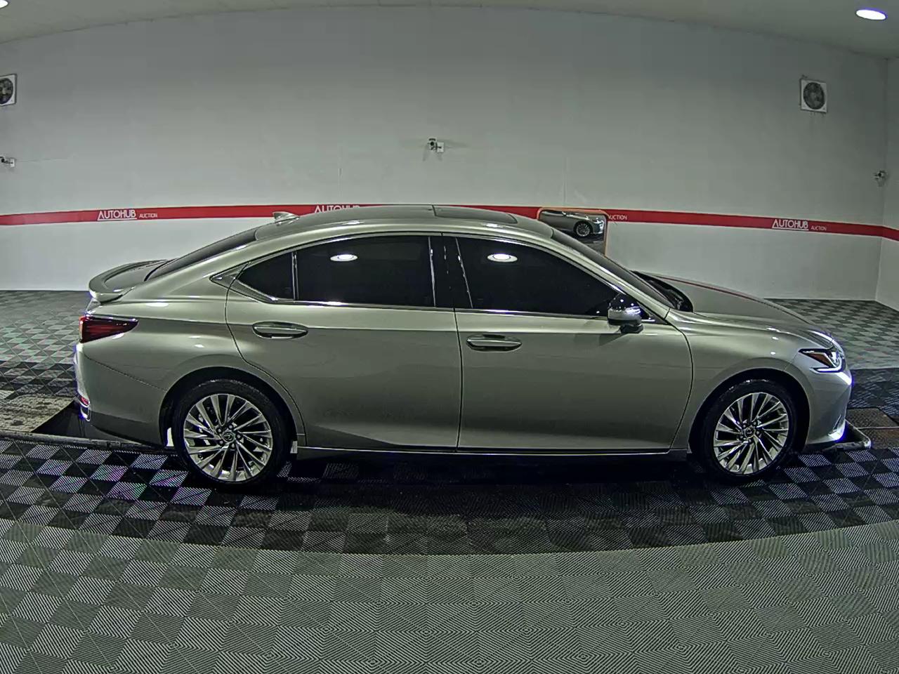 Lexus ES - 3