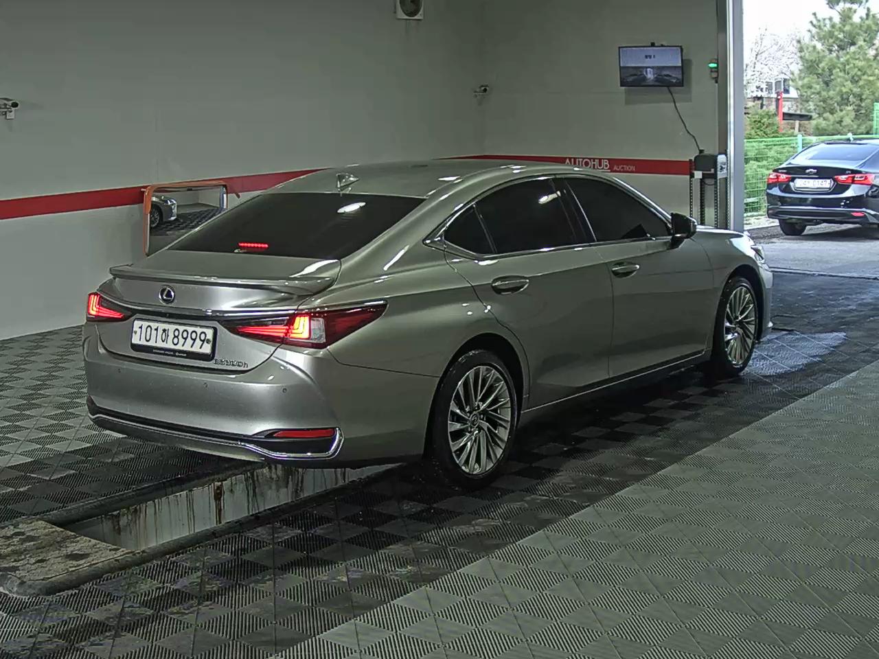 Lexus ES - 4