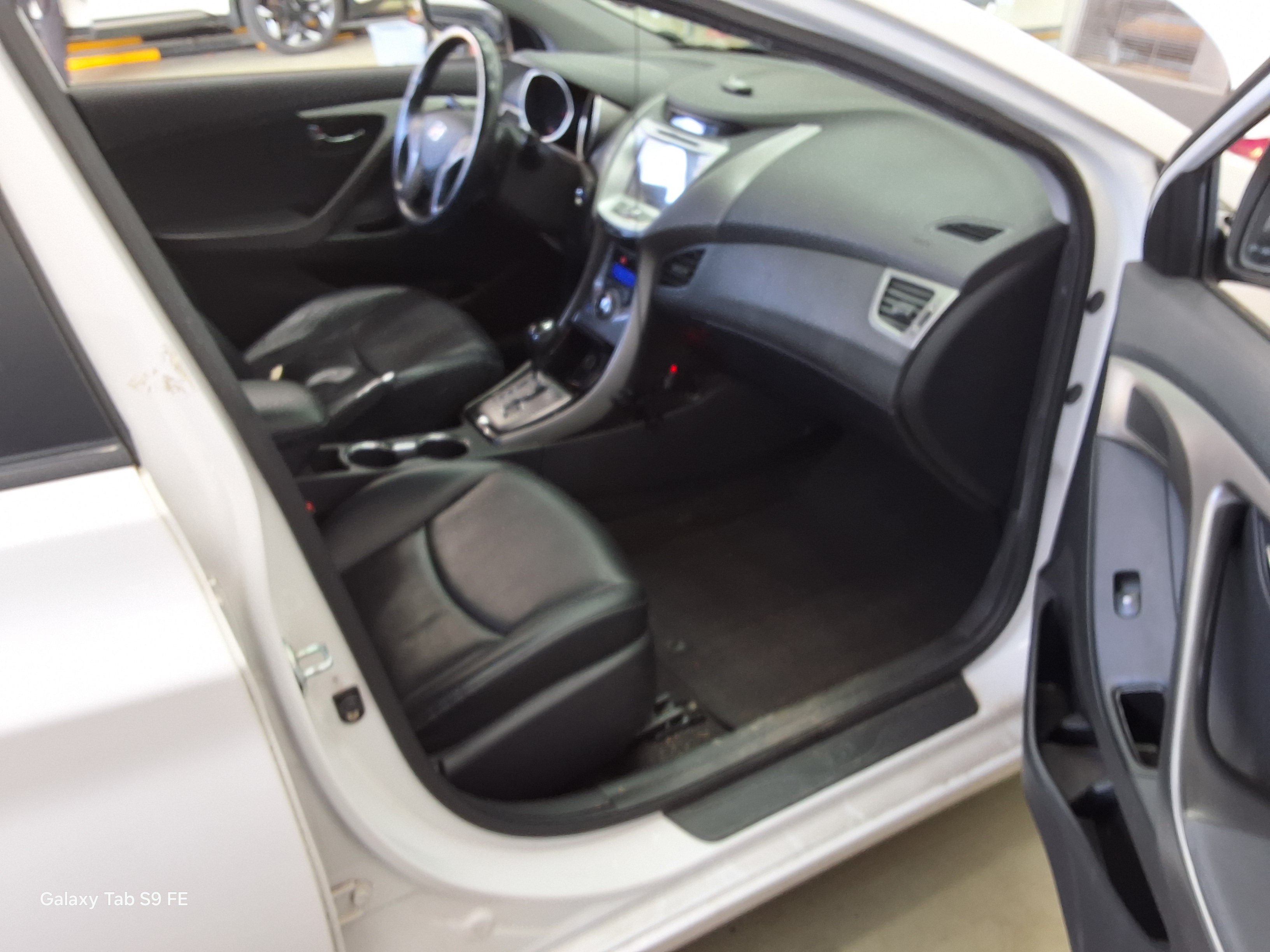 Hyundai Elantra 2013 - Image 13